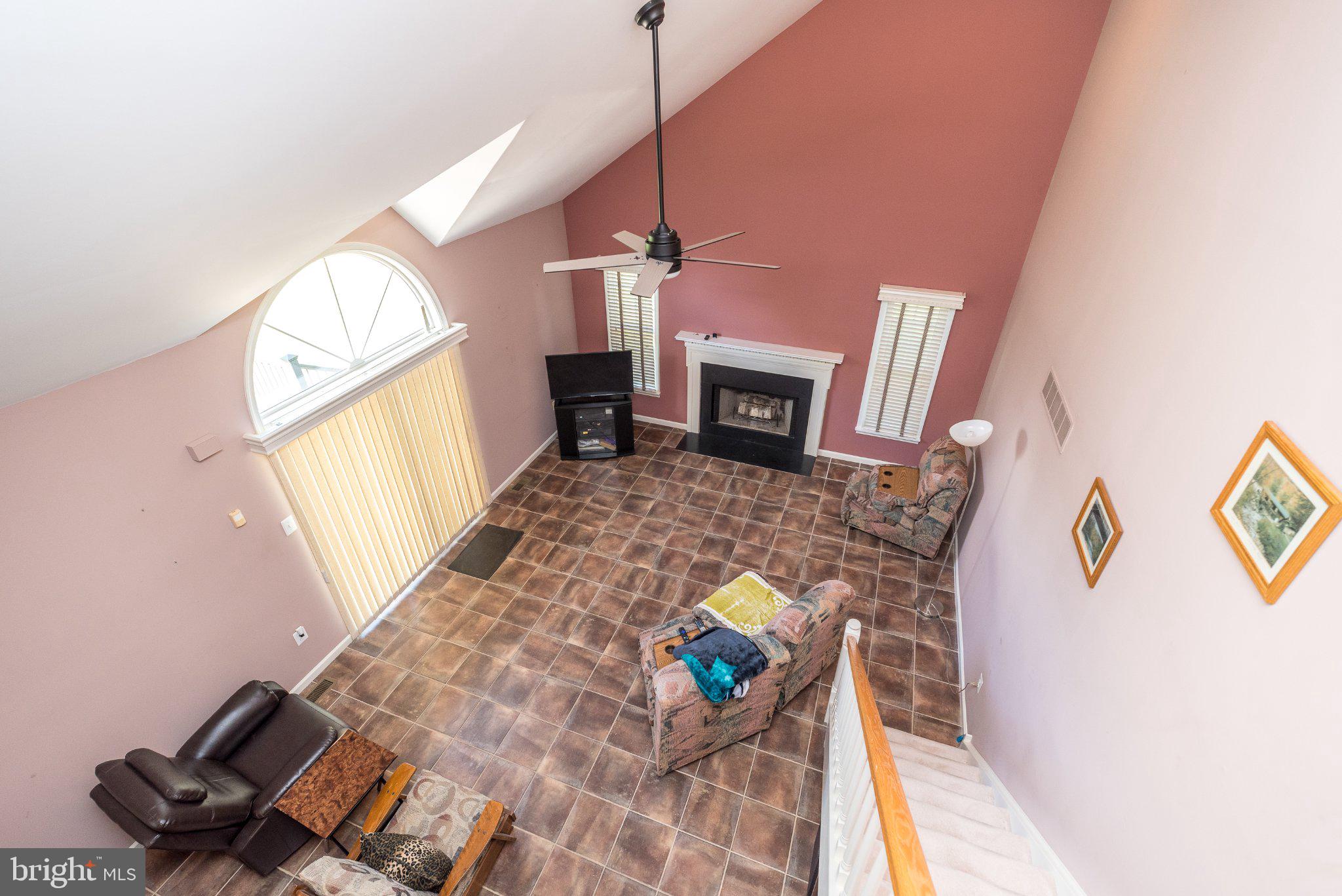 PIN OAKS ESTS - Residential