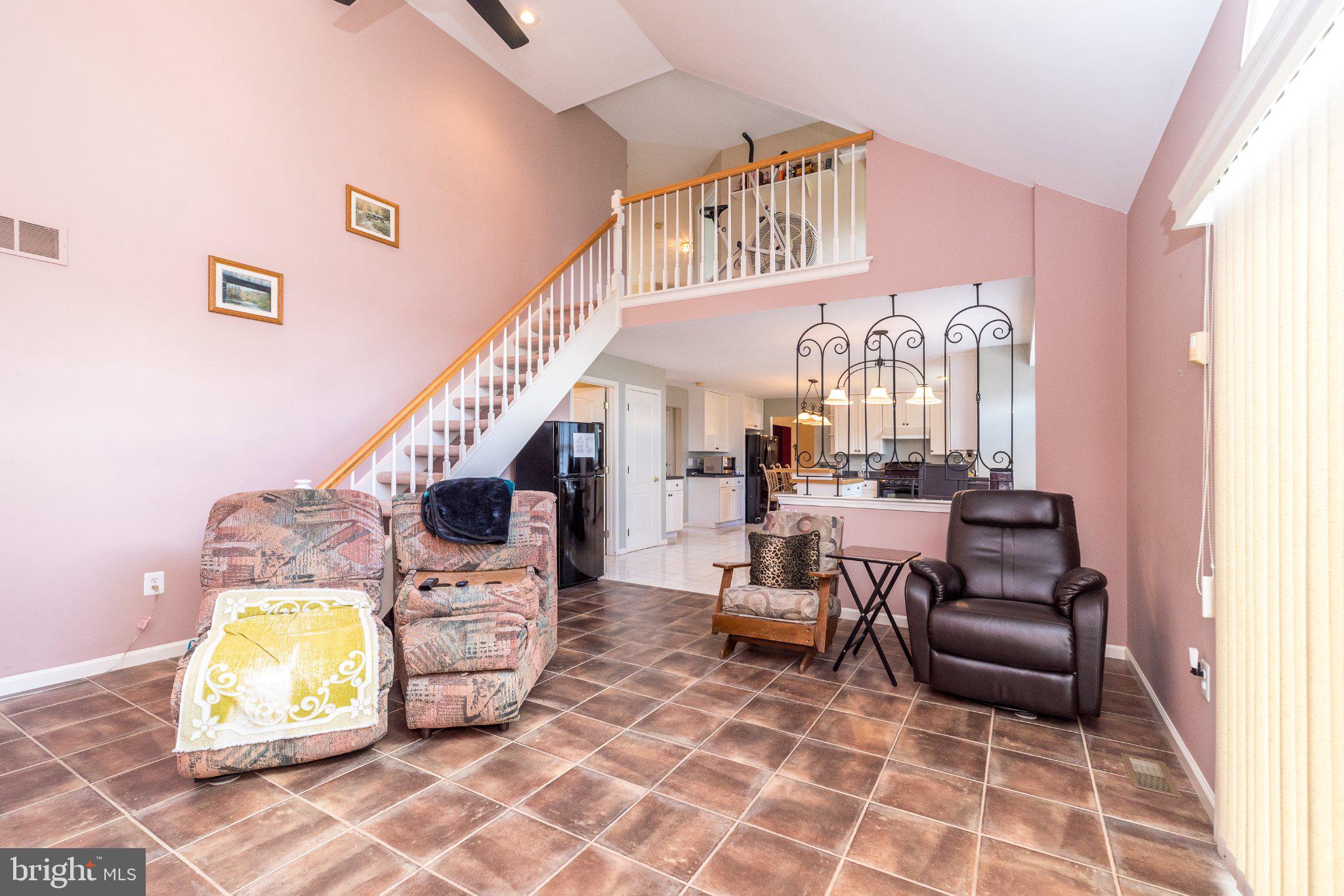 PIN OAKS ESTS - Residential