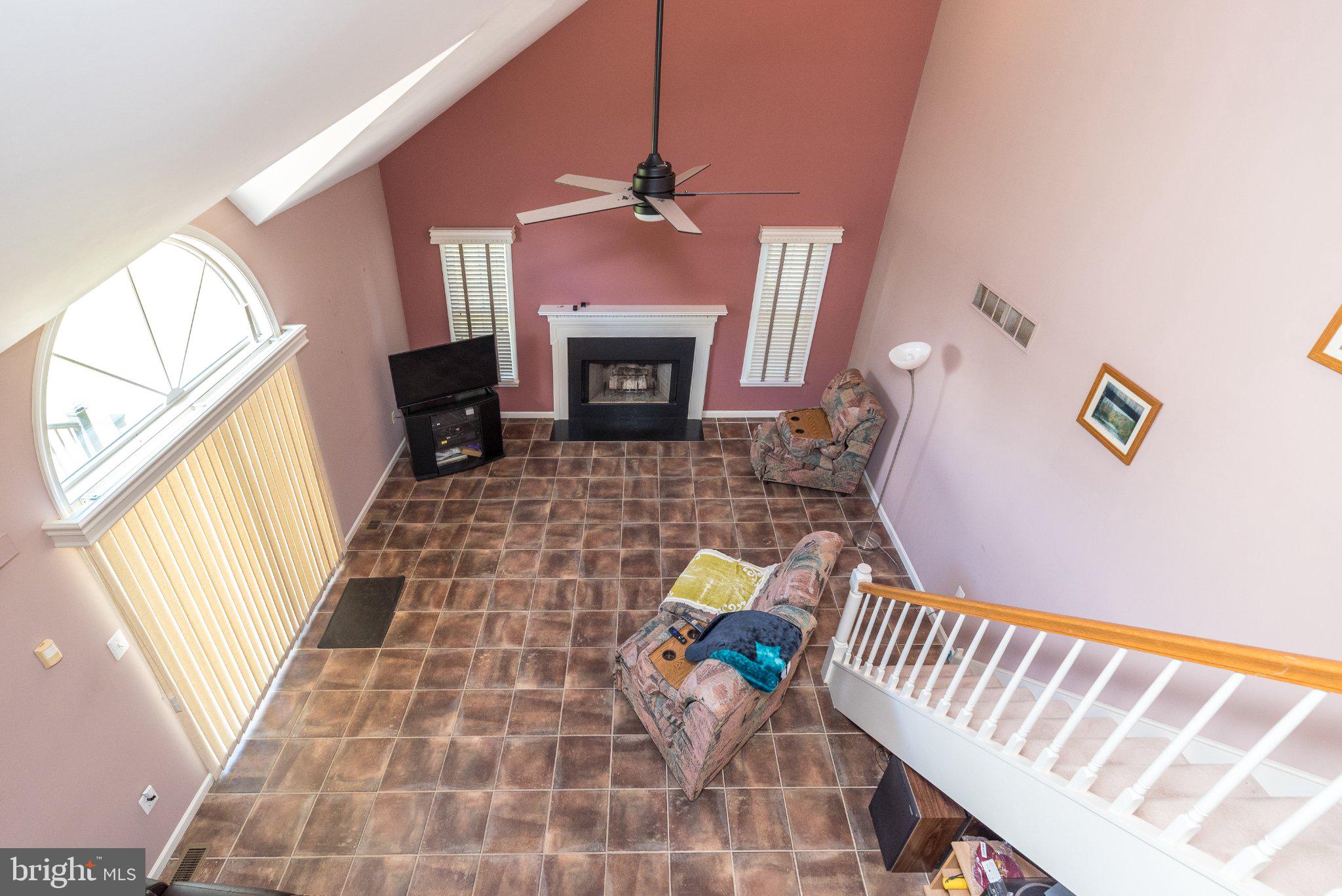 PIN OAKS ESTS - Residential
