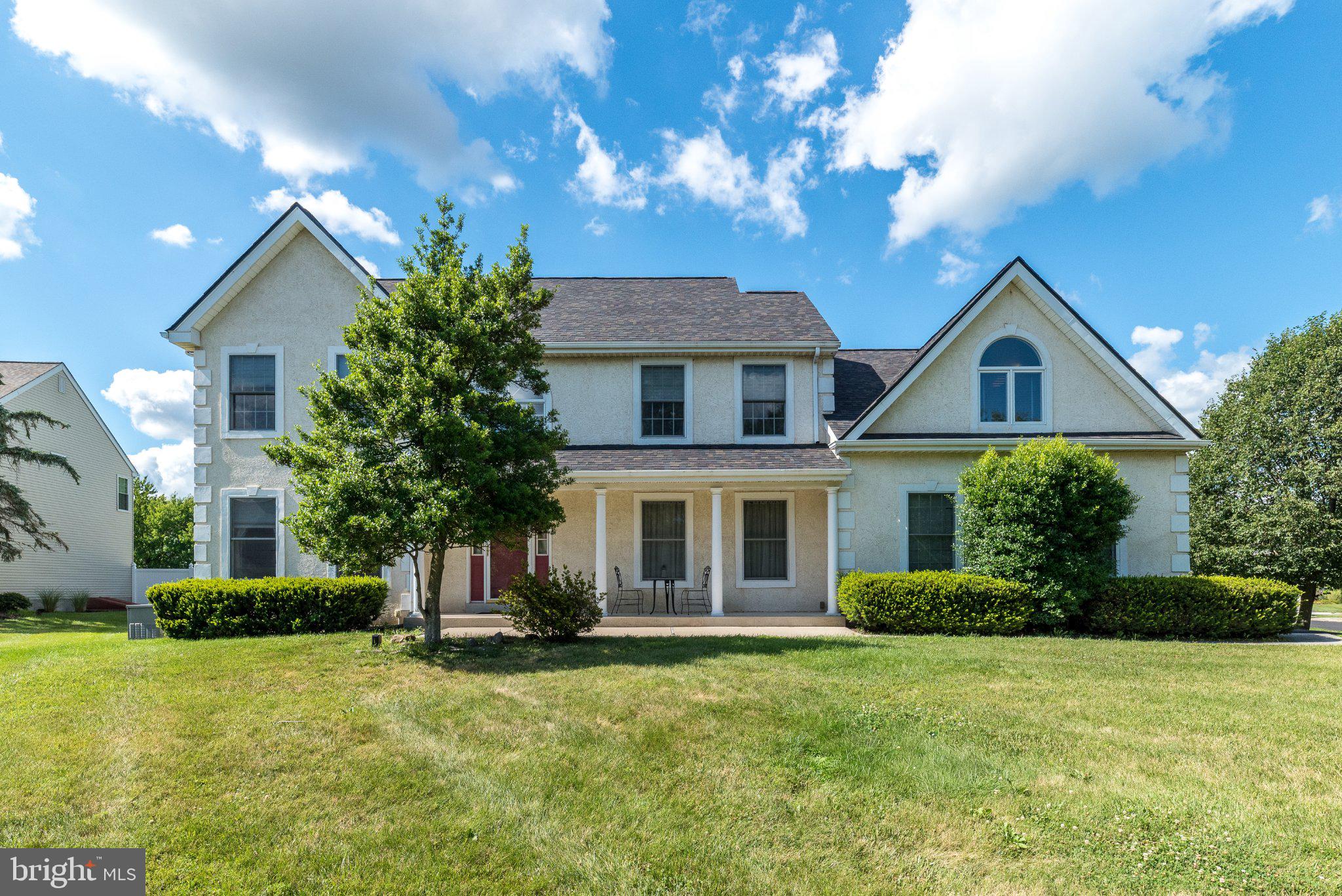 PIN OAKS ESTS - Residential