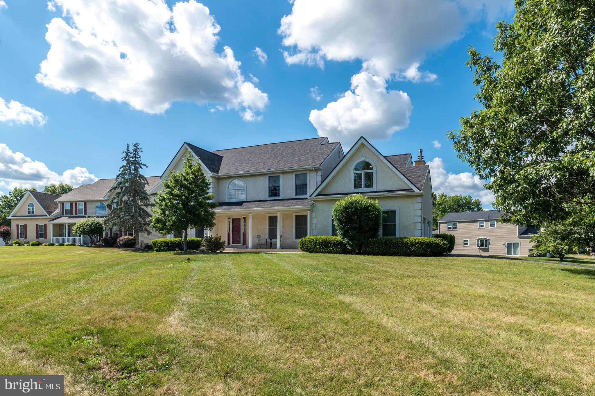 PIN OAKS ESTS - Residential
