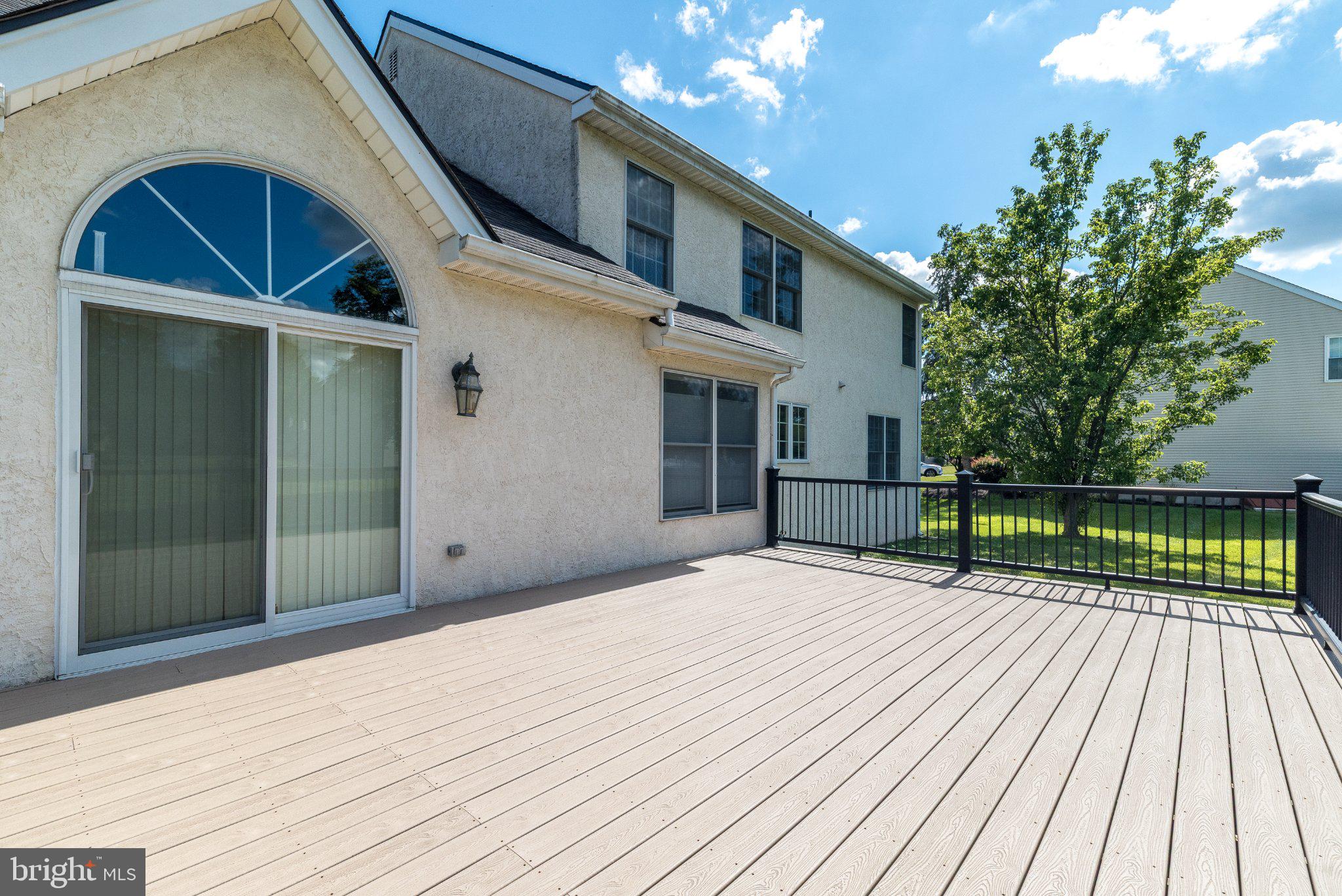 PIN OAKS ESTS - Residential