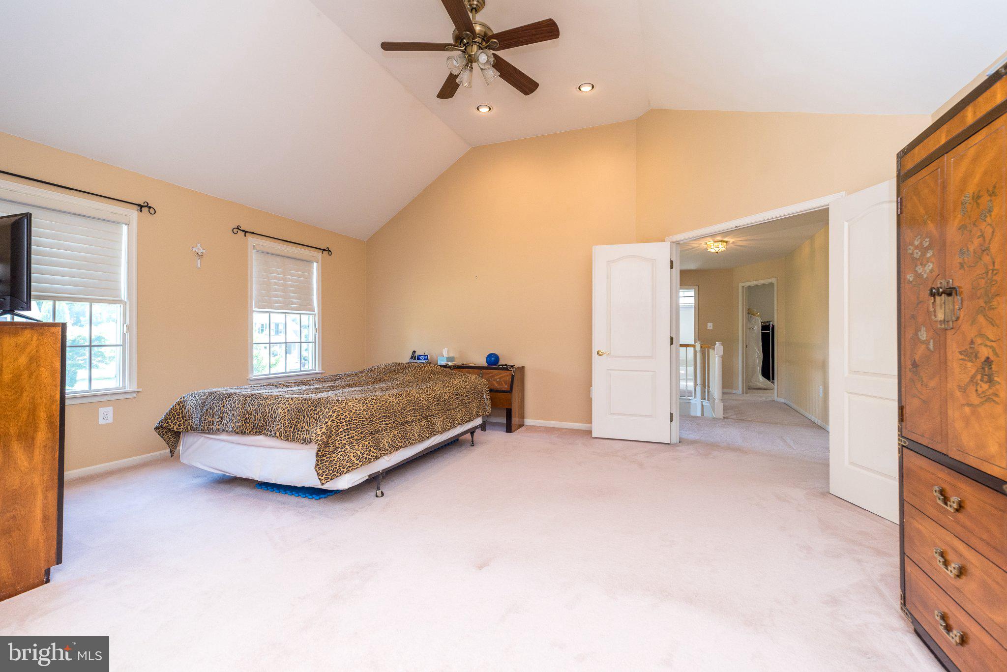 PIN OAKS ESTS - Residential