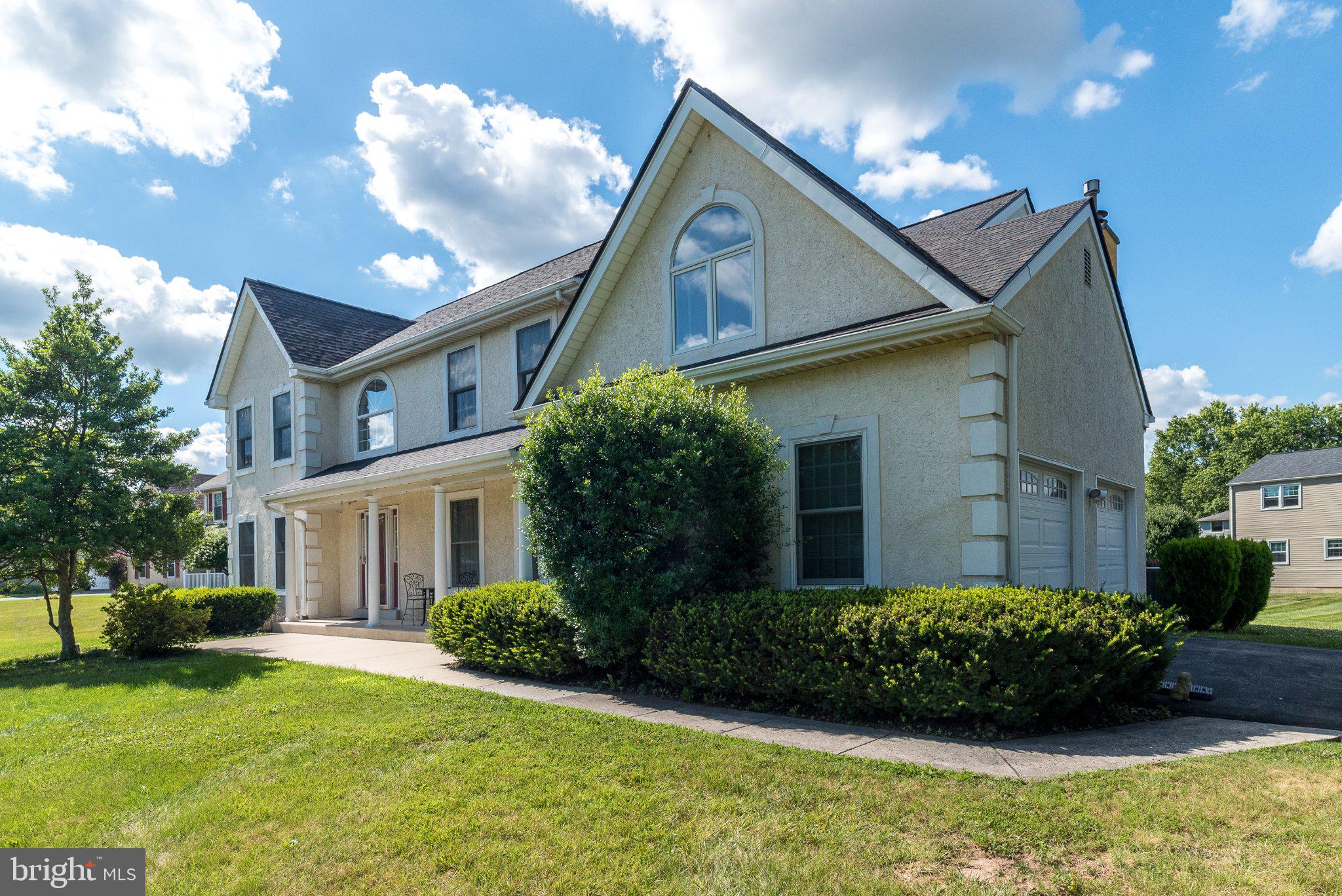 PIN OAKS ESTS - Residential