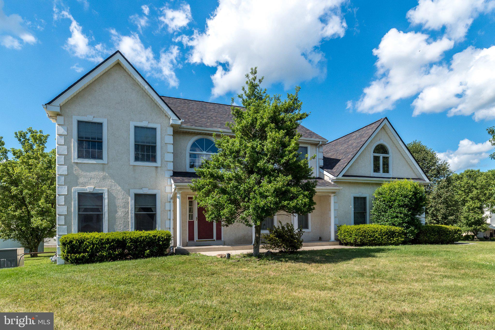 PIN OAKS ESTS - Residential
