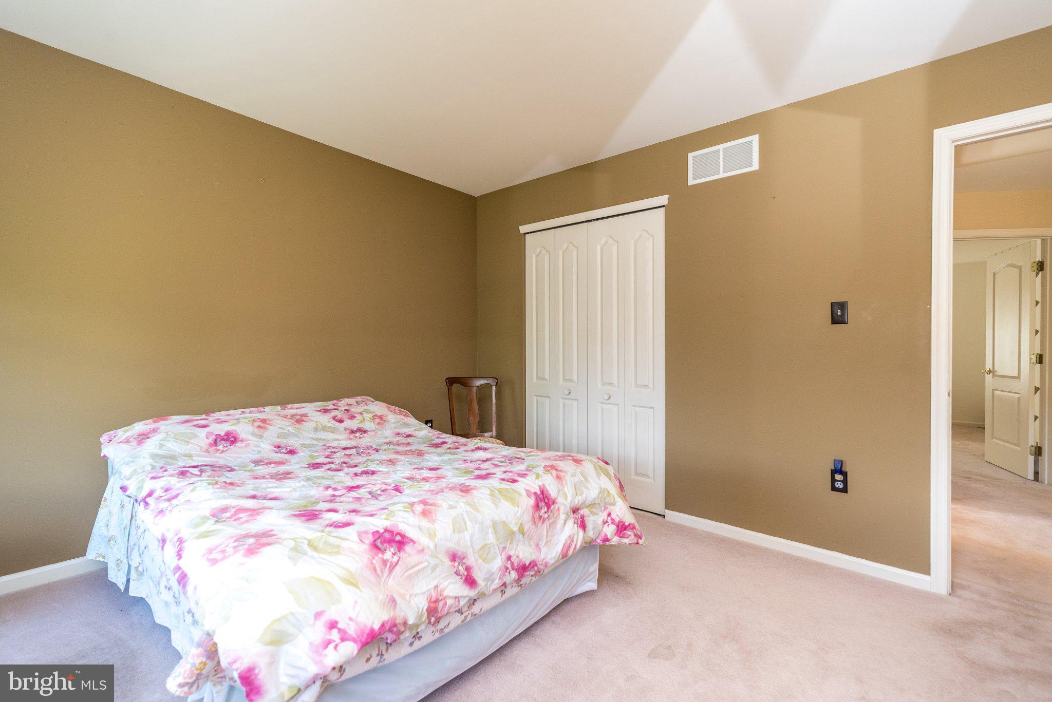PIN OAKS ESTS - Residential