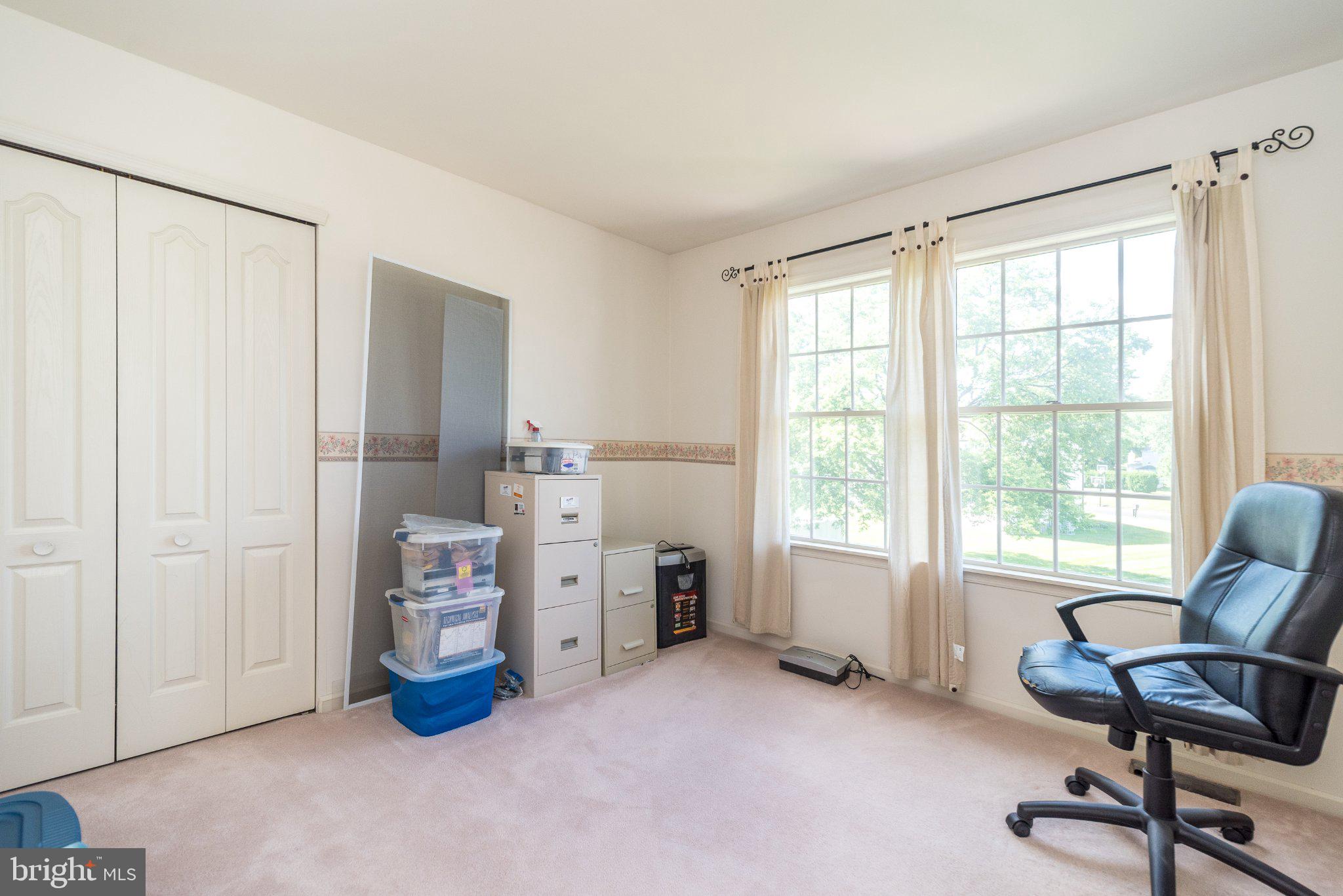 PIN OAKS ESTS - Residential