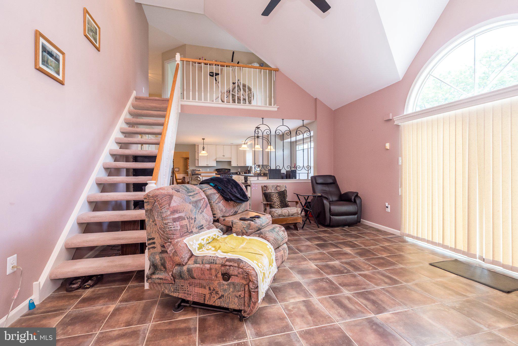 PIN OAKS ESTS - Residential