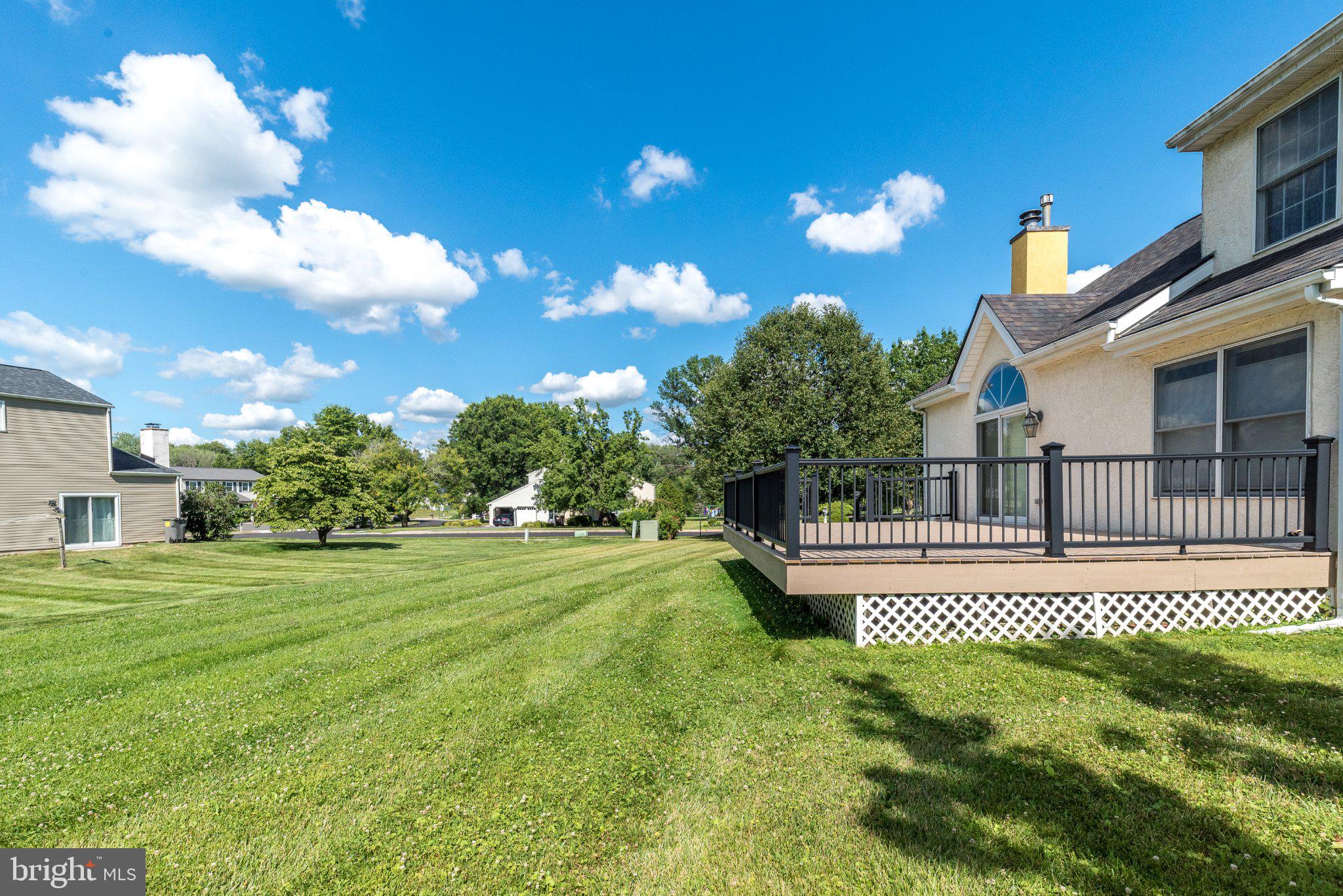 PIN OAKS ESTS - Residential