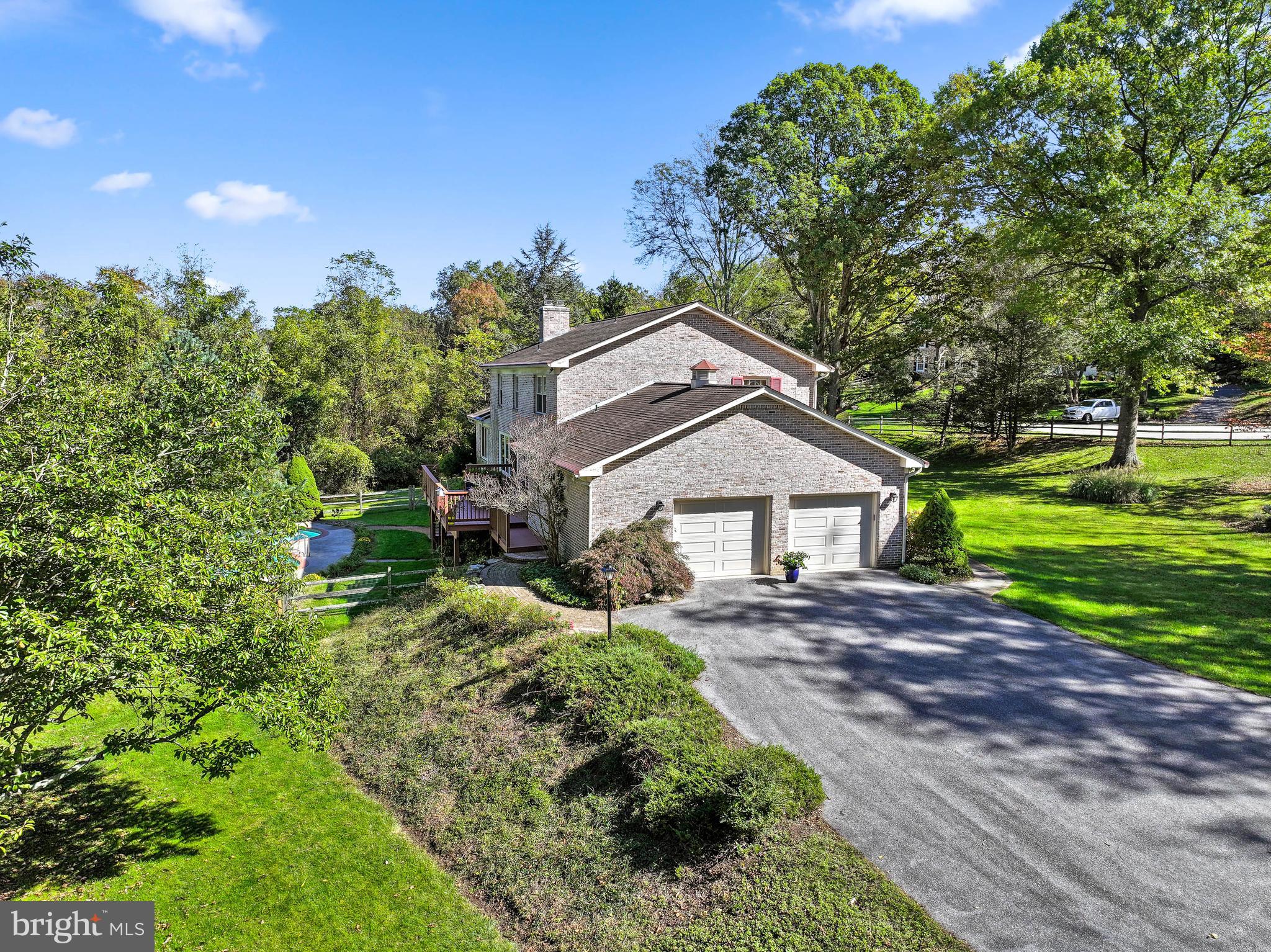 RADNOR HUNT - Residential