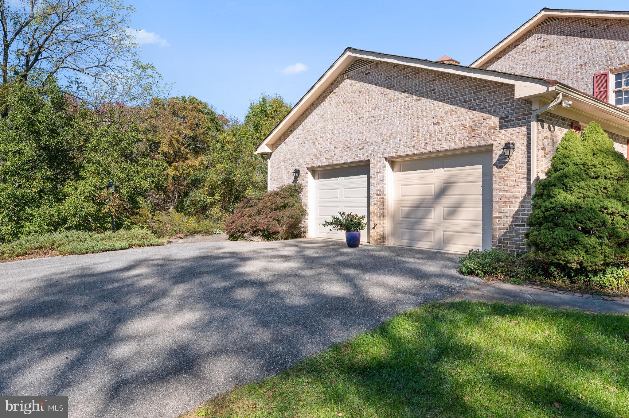 RADNOR HUNT - Residential