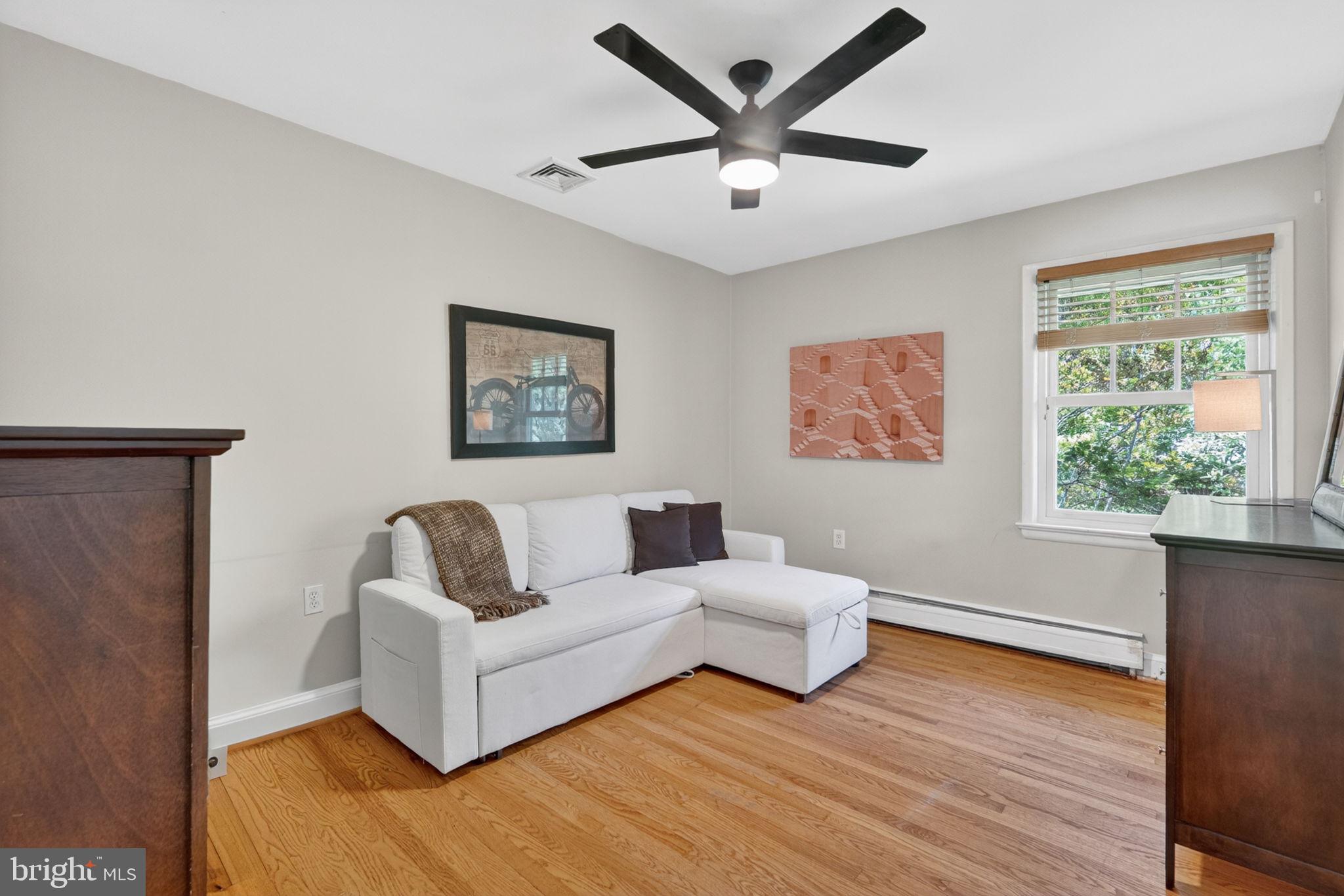 GLEN HILLS - Residential
