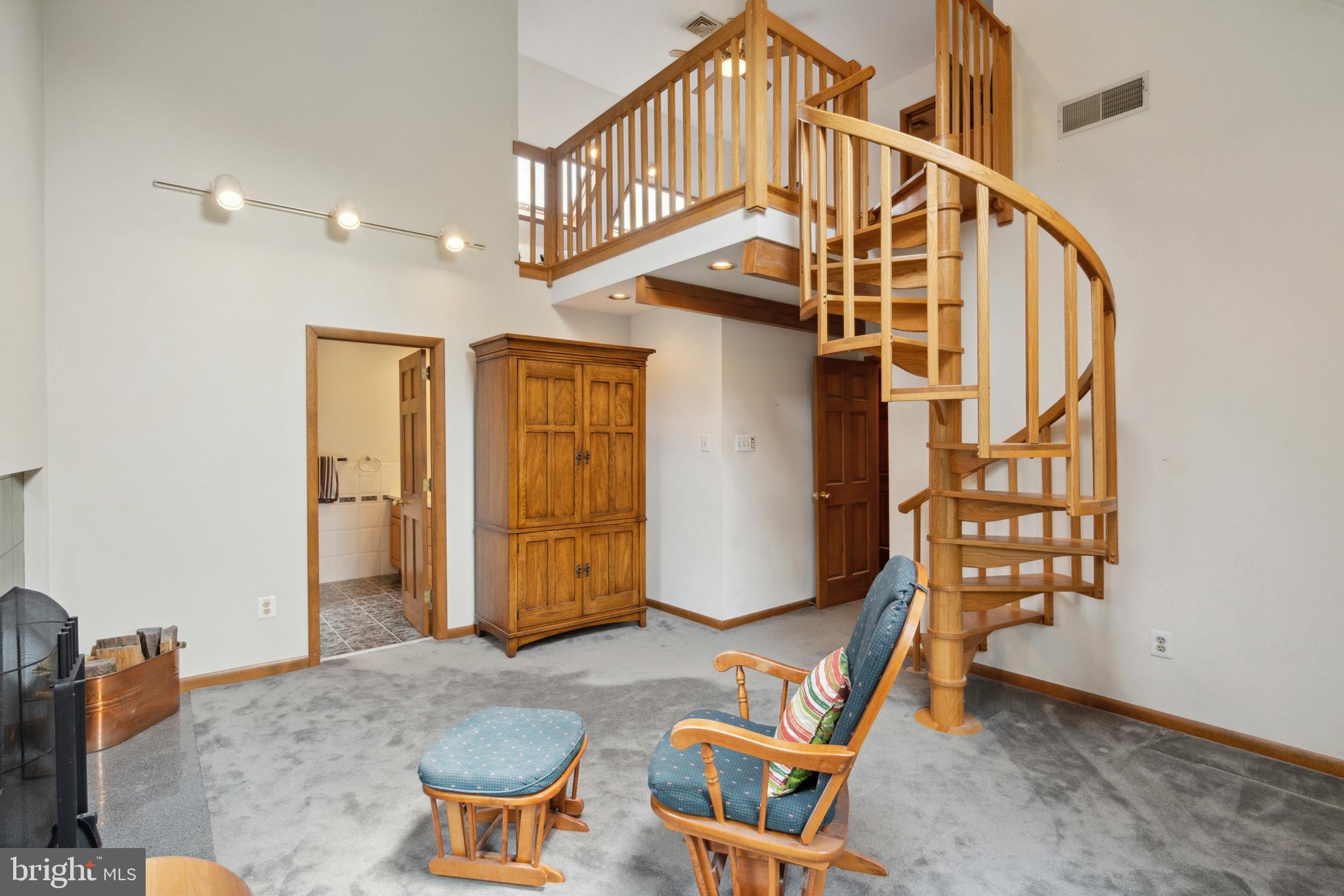 JOHNSON COMMONS - Residential