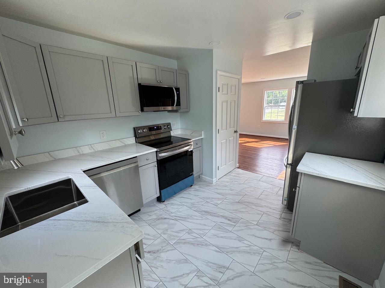 CLINTON GROVE - Residential
