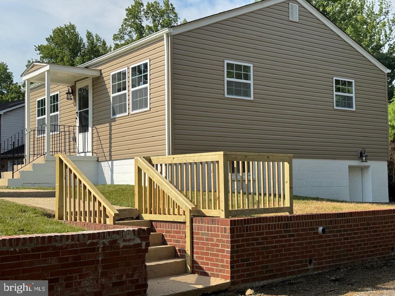 CLINTON GROVE - Residential