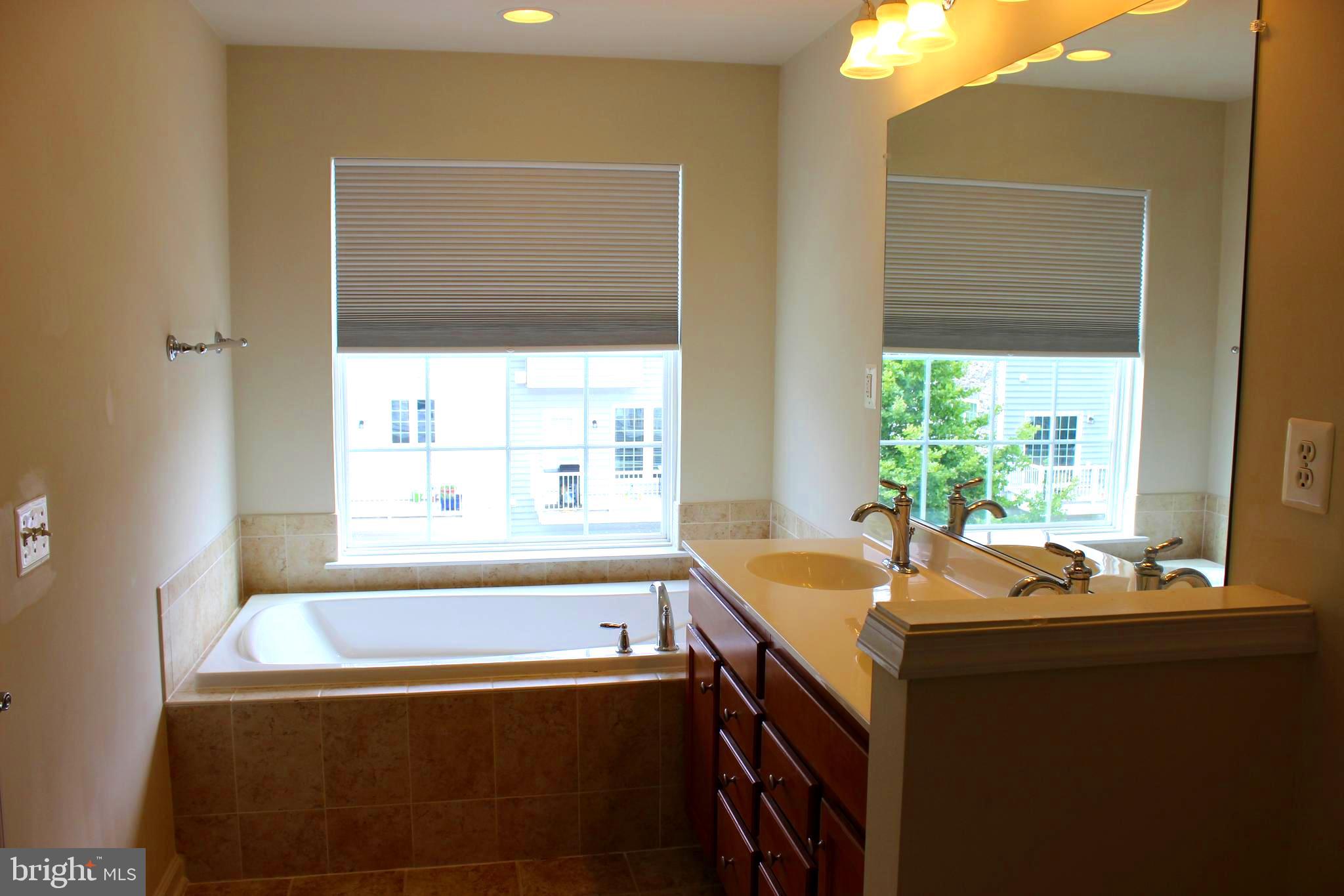EAST GATE - Residential Lease