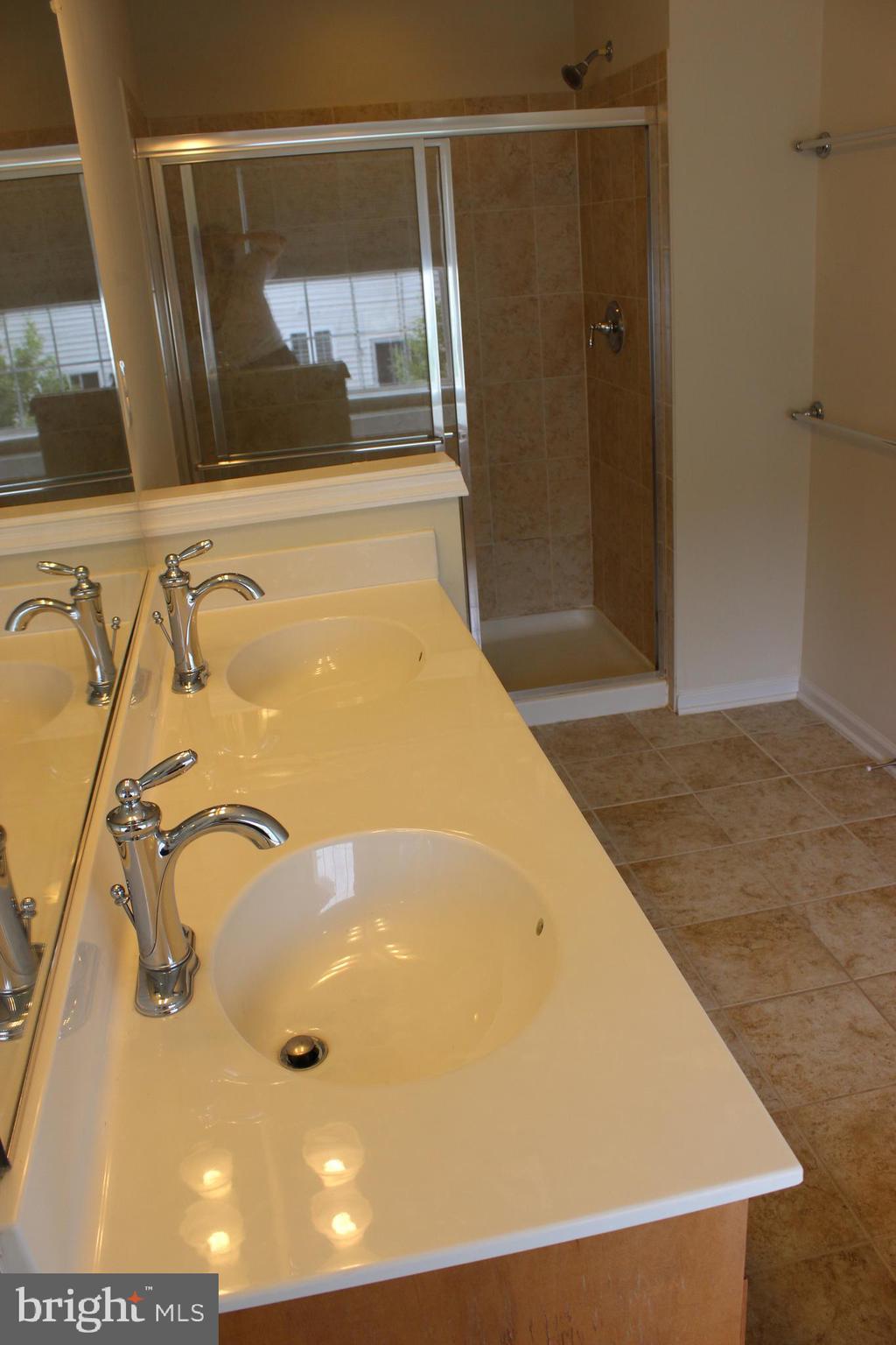 EAST GATE - Residential Lease