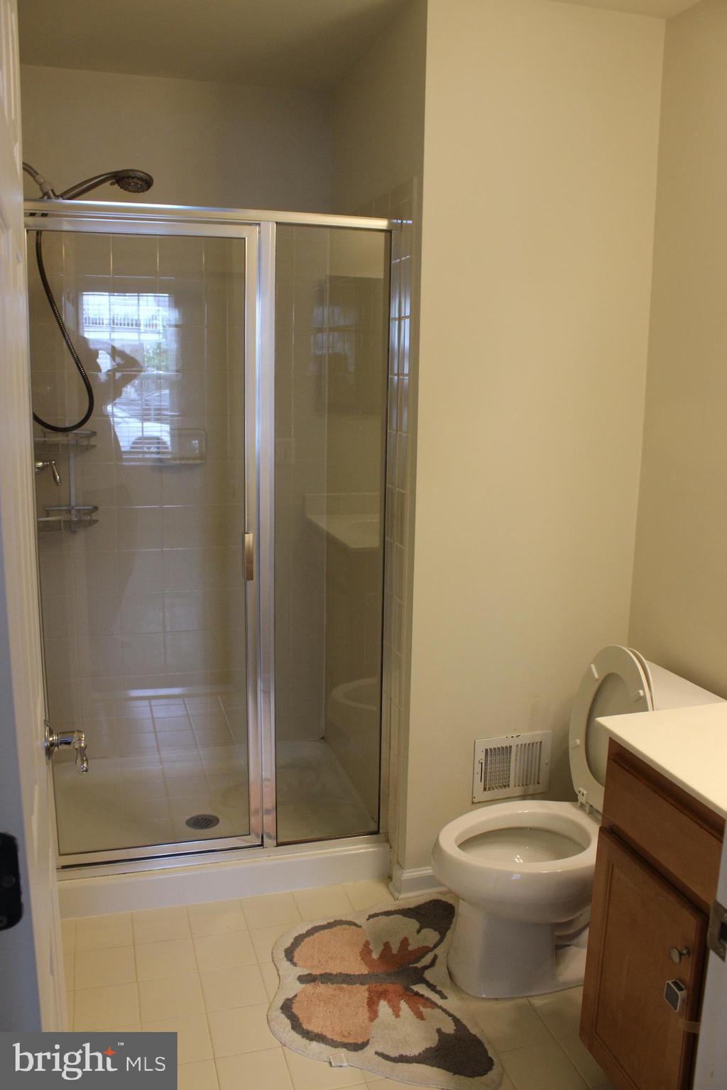 EAST GATE - Residential Lease