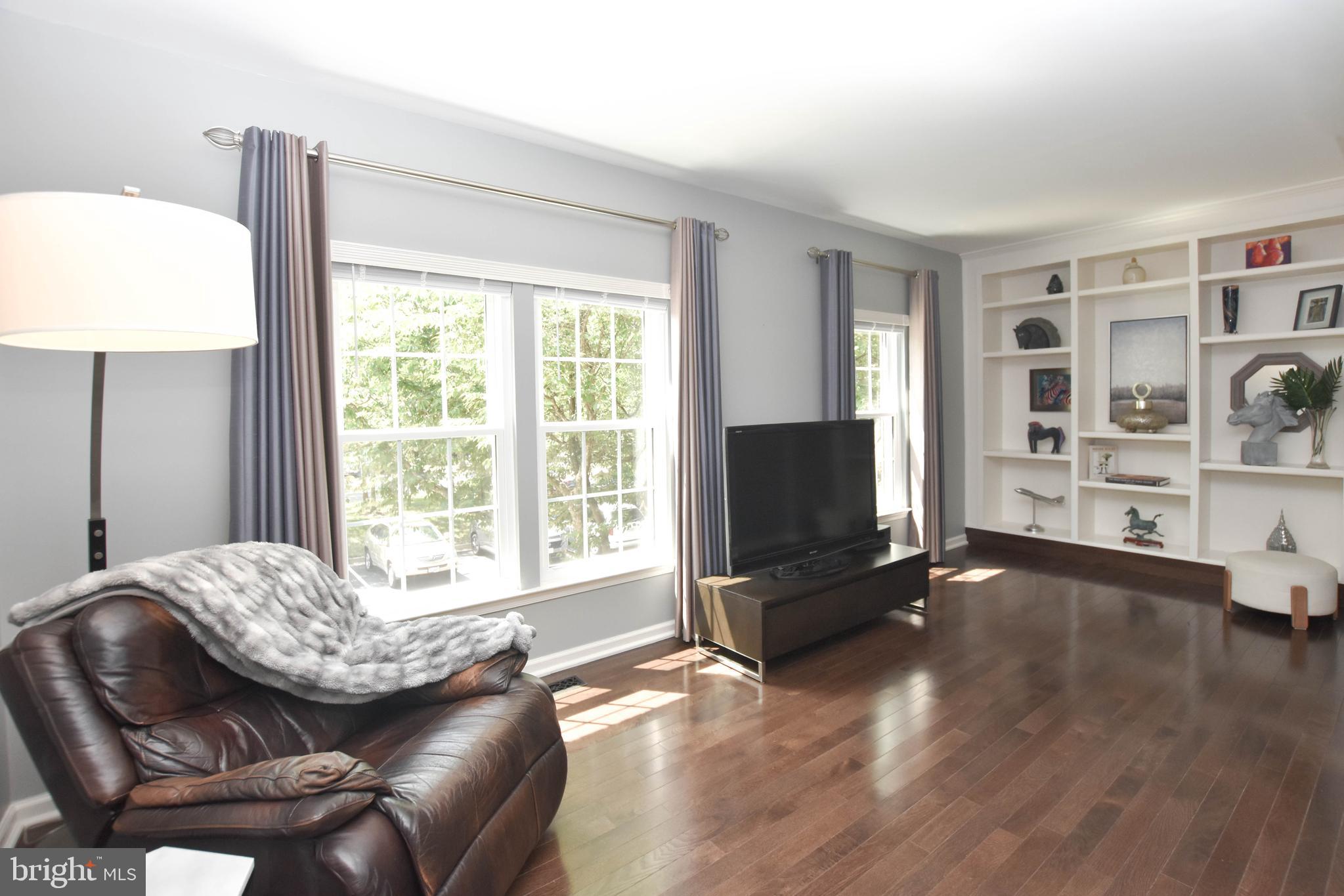 SOUTH RIDING - Residential