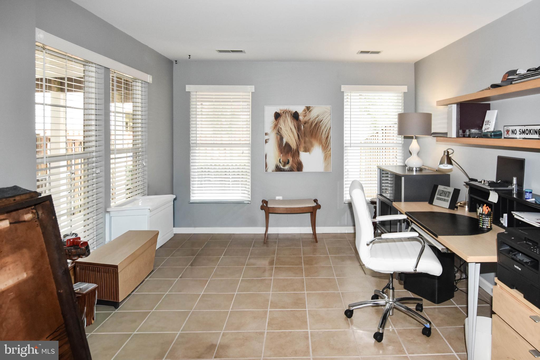 SOUTH RIDING - Residential