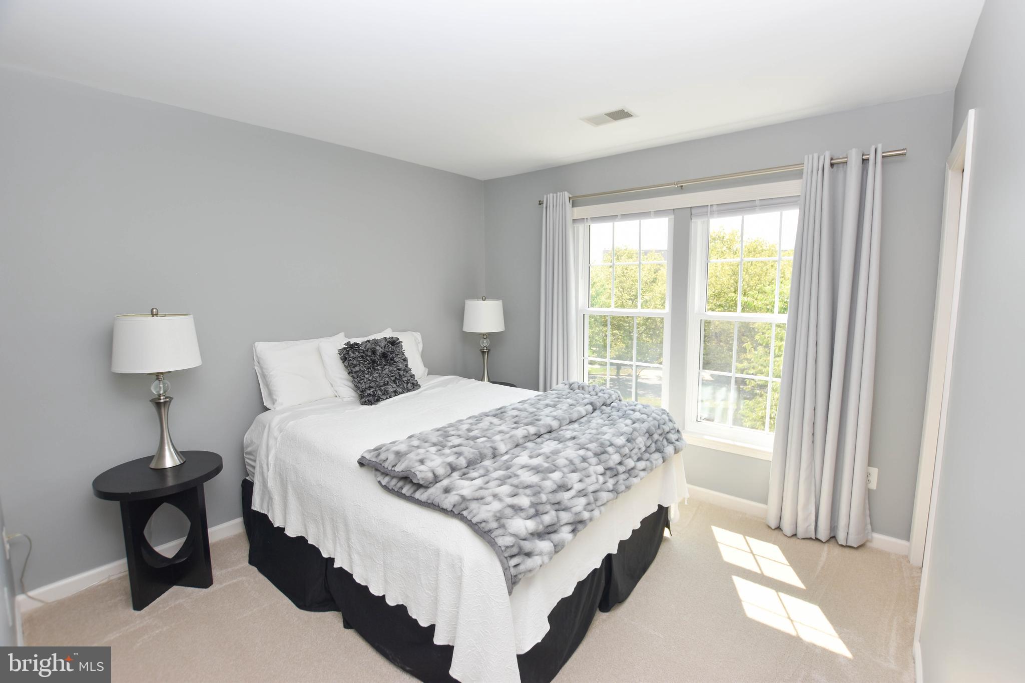 SOUTH RIDING - Residential