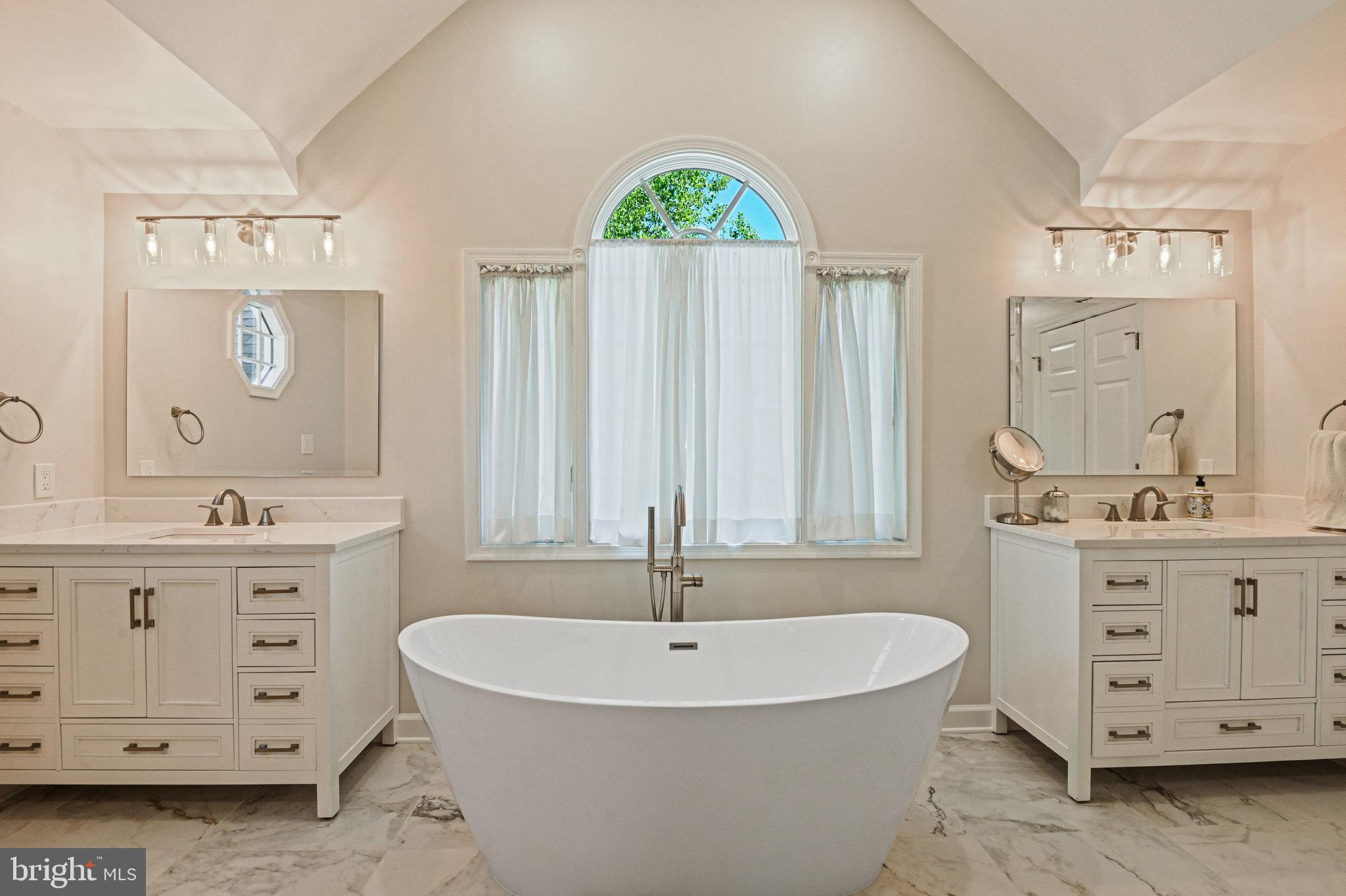 HUNTERBROOKE - Residential