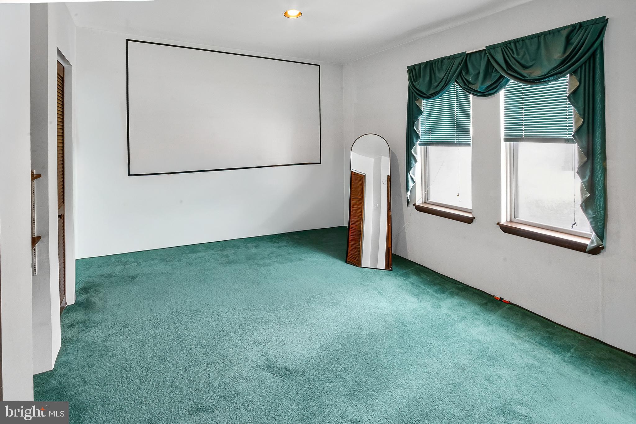COLLINGSWOOD - Residential
