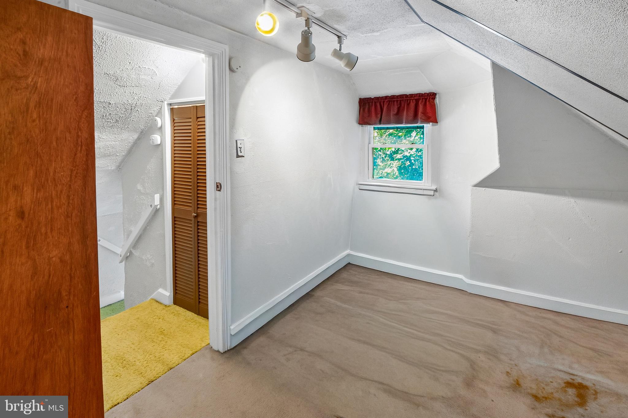 COLLINGSWOOD - Residential