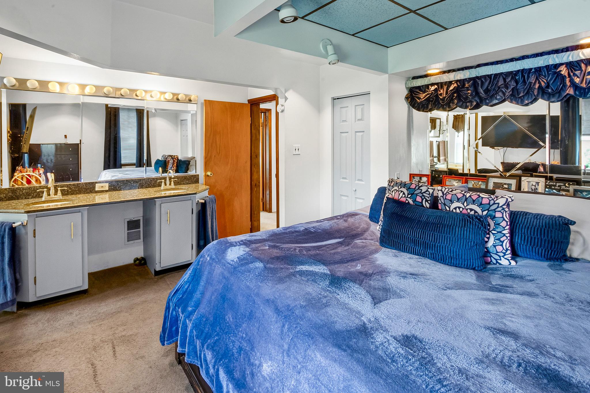 COLLINGSWOOD - Residential