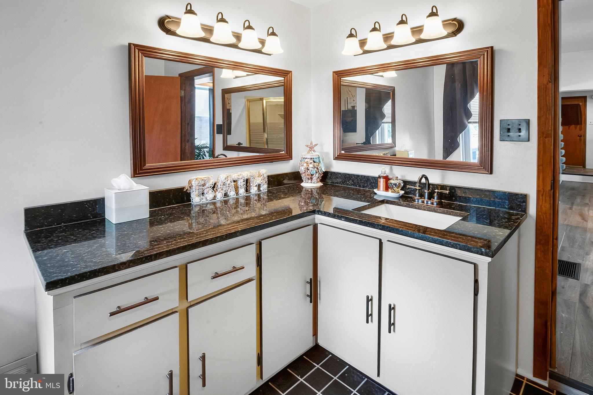 COLLINGSWOOD - Residential