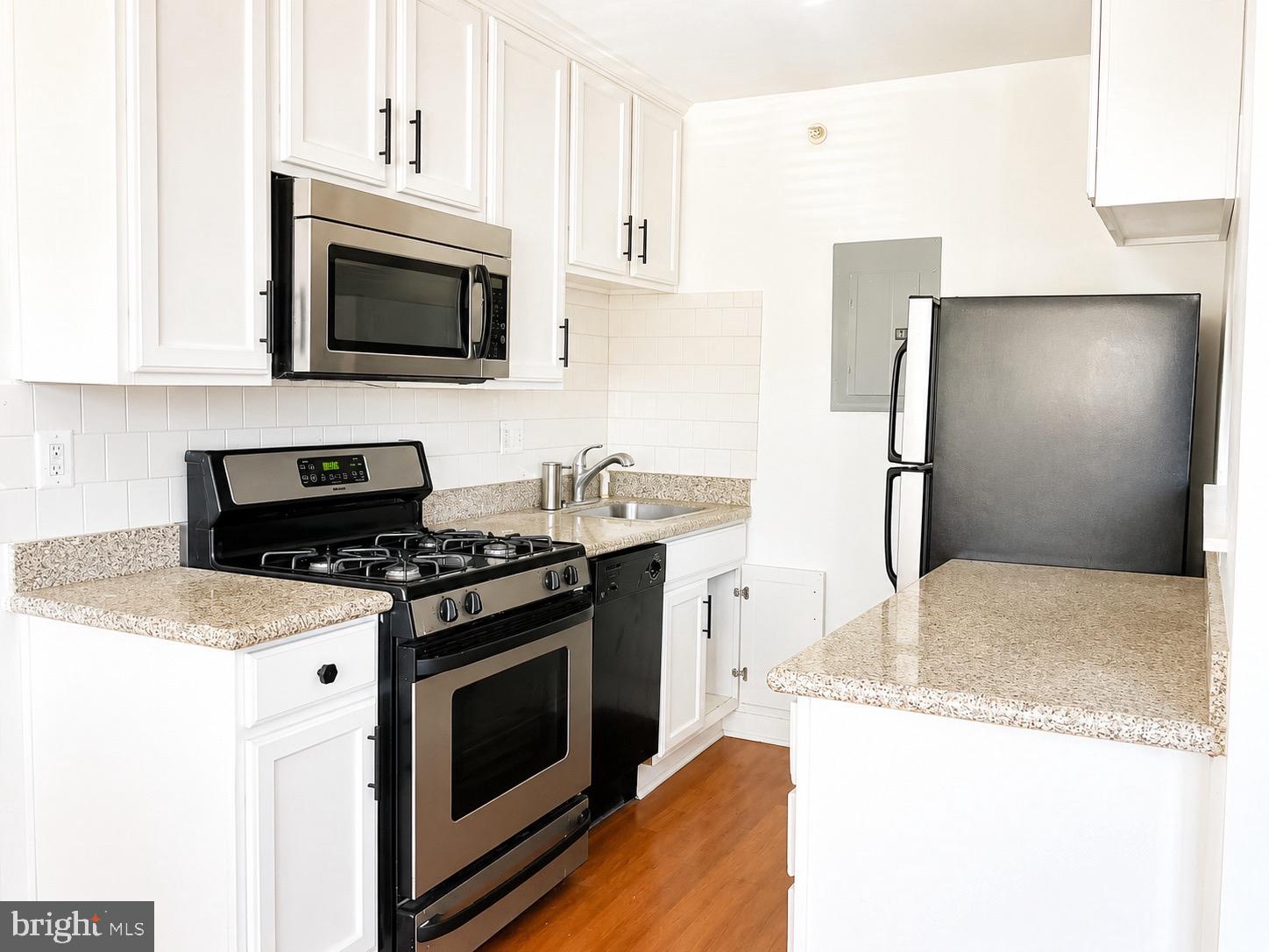THE OAKS MAIN STREET LAUREL - Residential