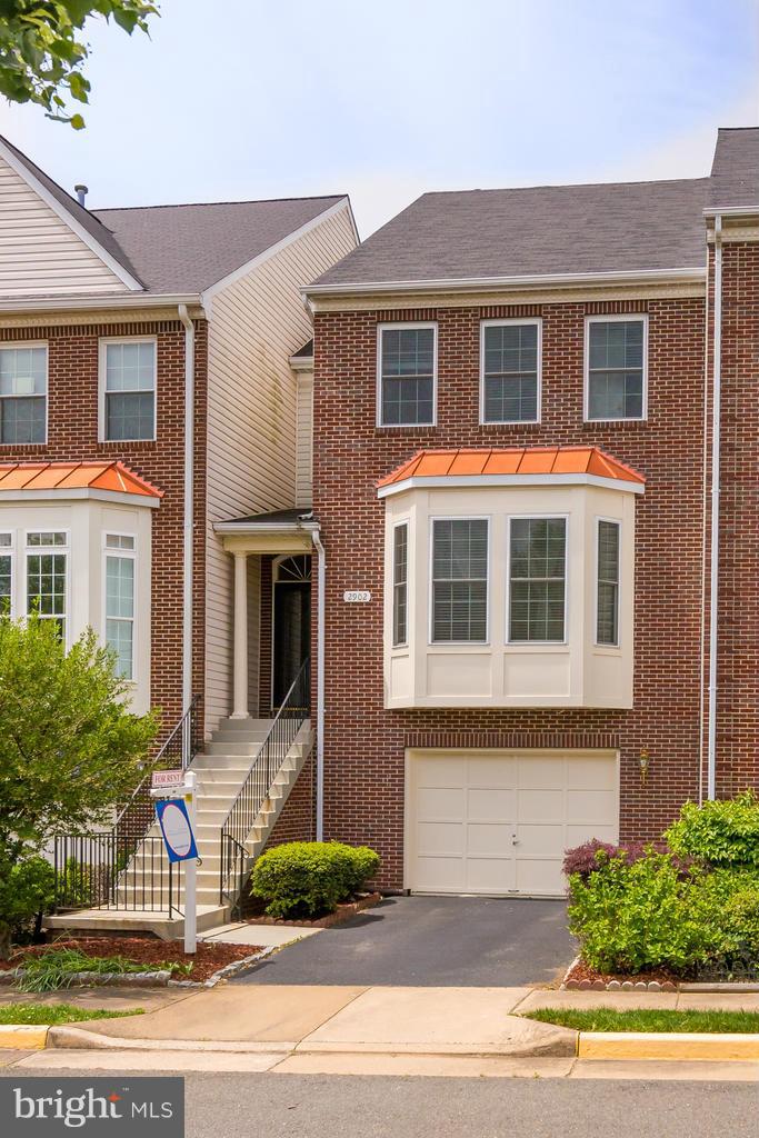 This is a professionally managed property where you will enjoy our FREE Resident Benefits Package! Included are two ways to pay your rent electronically, online maintenance requests as well as an online portal through which you can access important information such as your monthly statement, your Lease and your Association guidelines where applicable. Large 3BR, 2.2BA townhome near Vienna Metro featuring 9' ceilings, main level hardwoods, eat in kitchen w/stainless appliances, granite counters, breakfast bar and adjoining family room with gas F/P, master suite with skylights, vaulted ceilings, soaking tub and stall shower, rec room w/gas F/P, deck, patio, gas heat & cooking, garage and more. Backs to common area, close to Metro, schools, shopping, entertainment and major access routes.