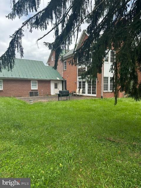 SUNNYBROOK FARMS - Residential