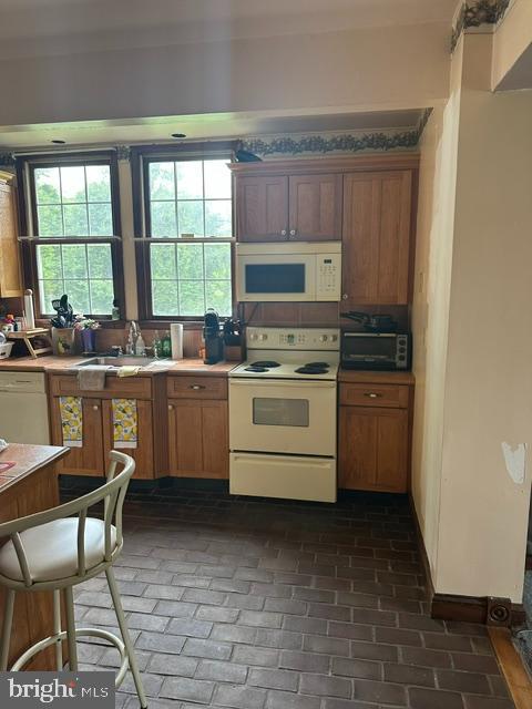 SUNNYBROOK FARMS - Residential