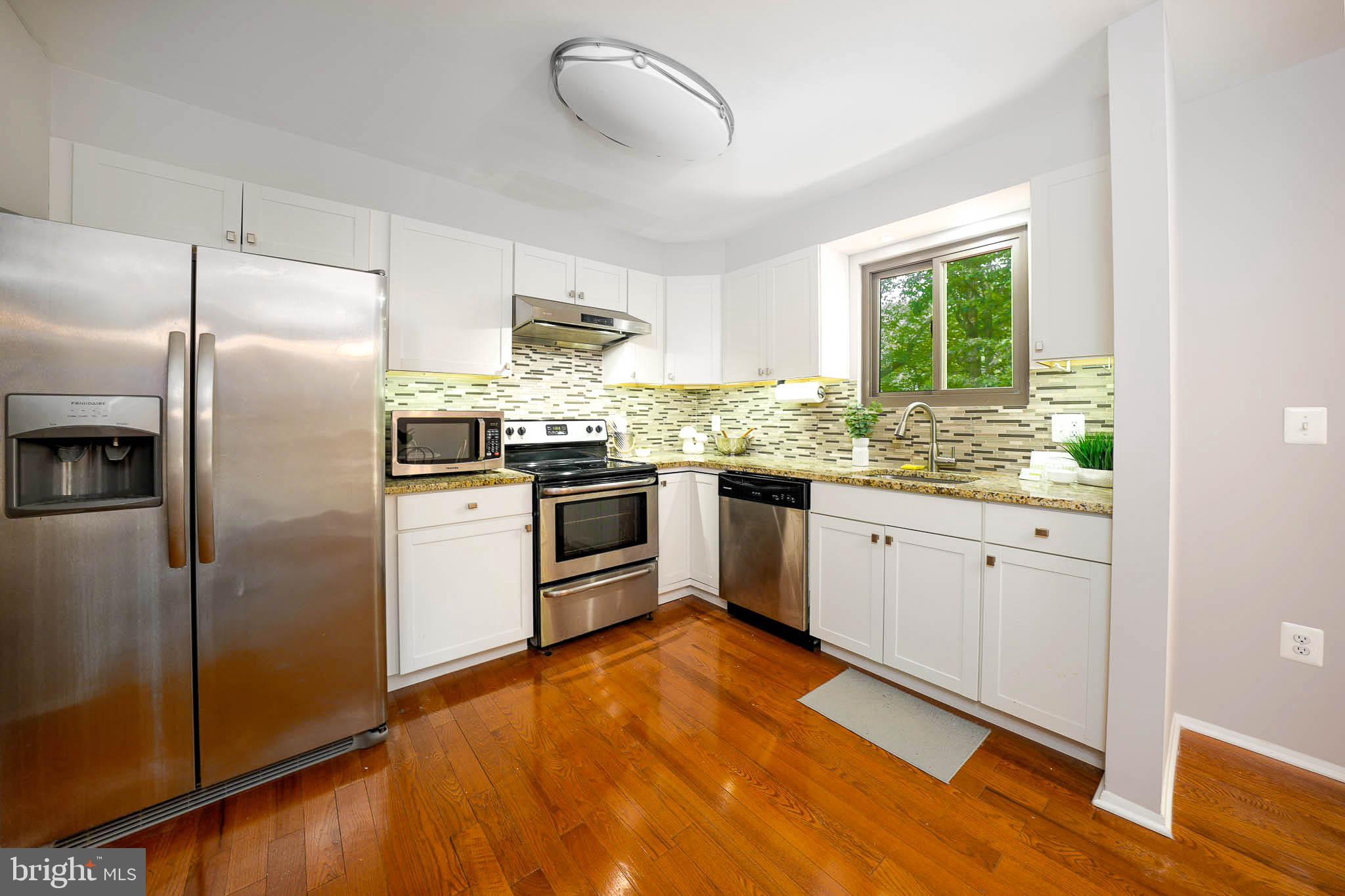 ADMIRALS WALK - Residential