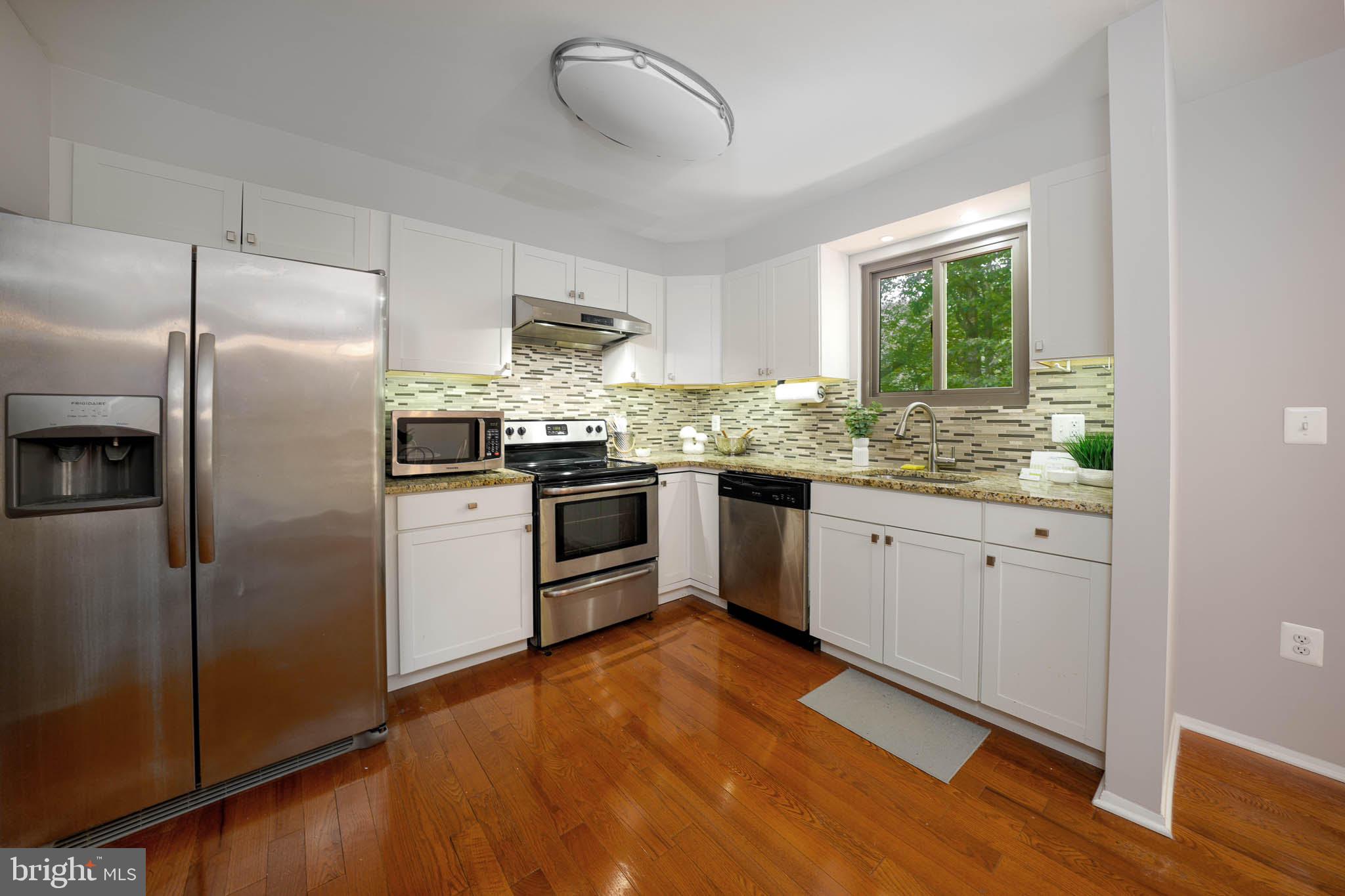 ADMIRALS WALK - Residential