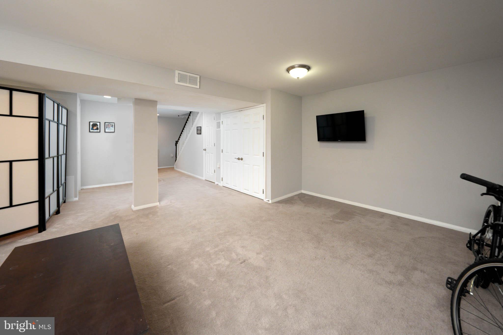 ADMIRALS WALK - Residential