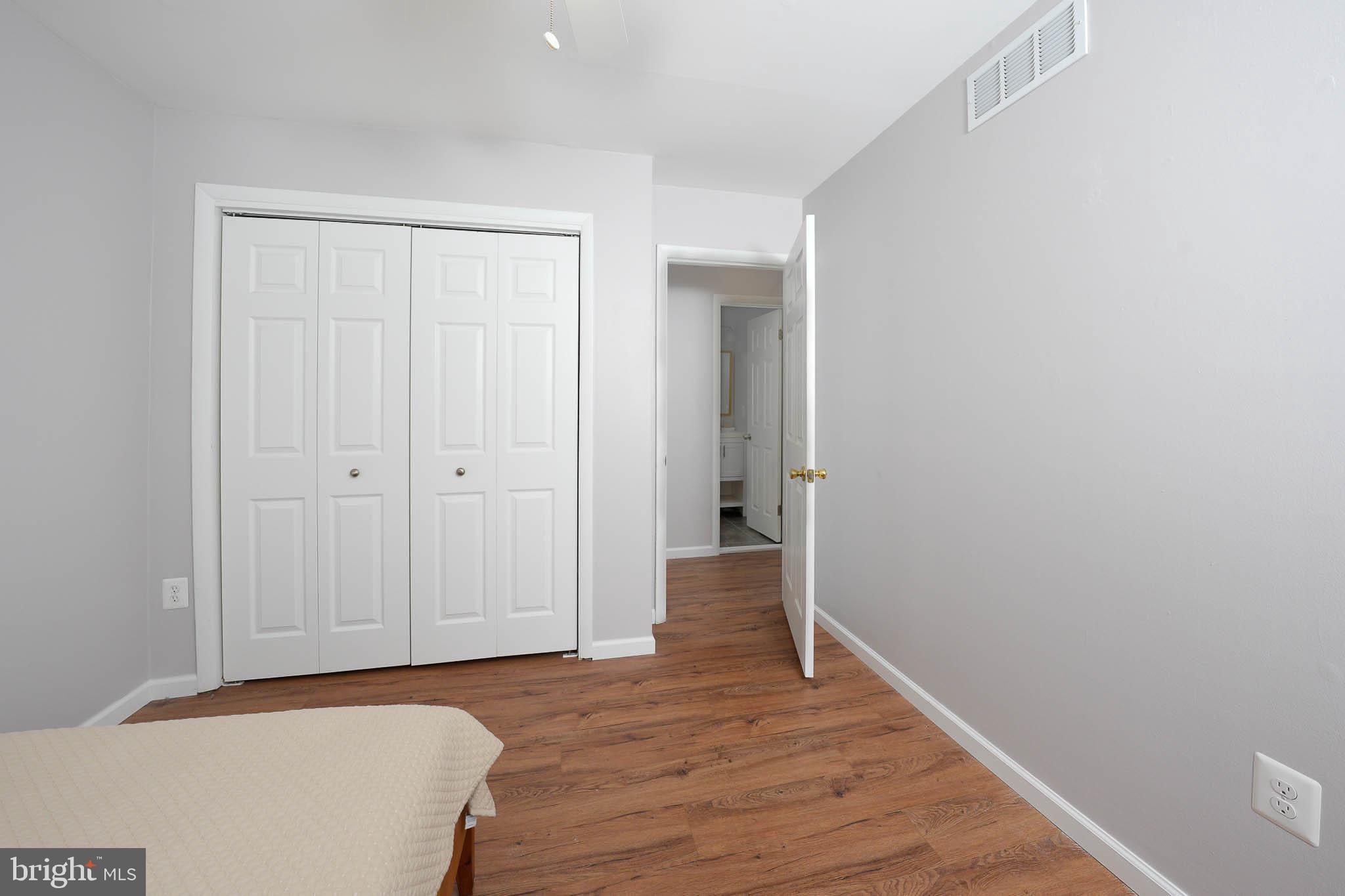 ADMIRALS WALK - Residential