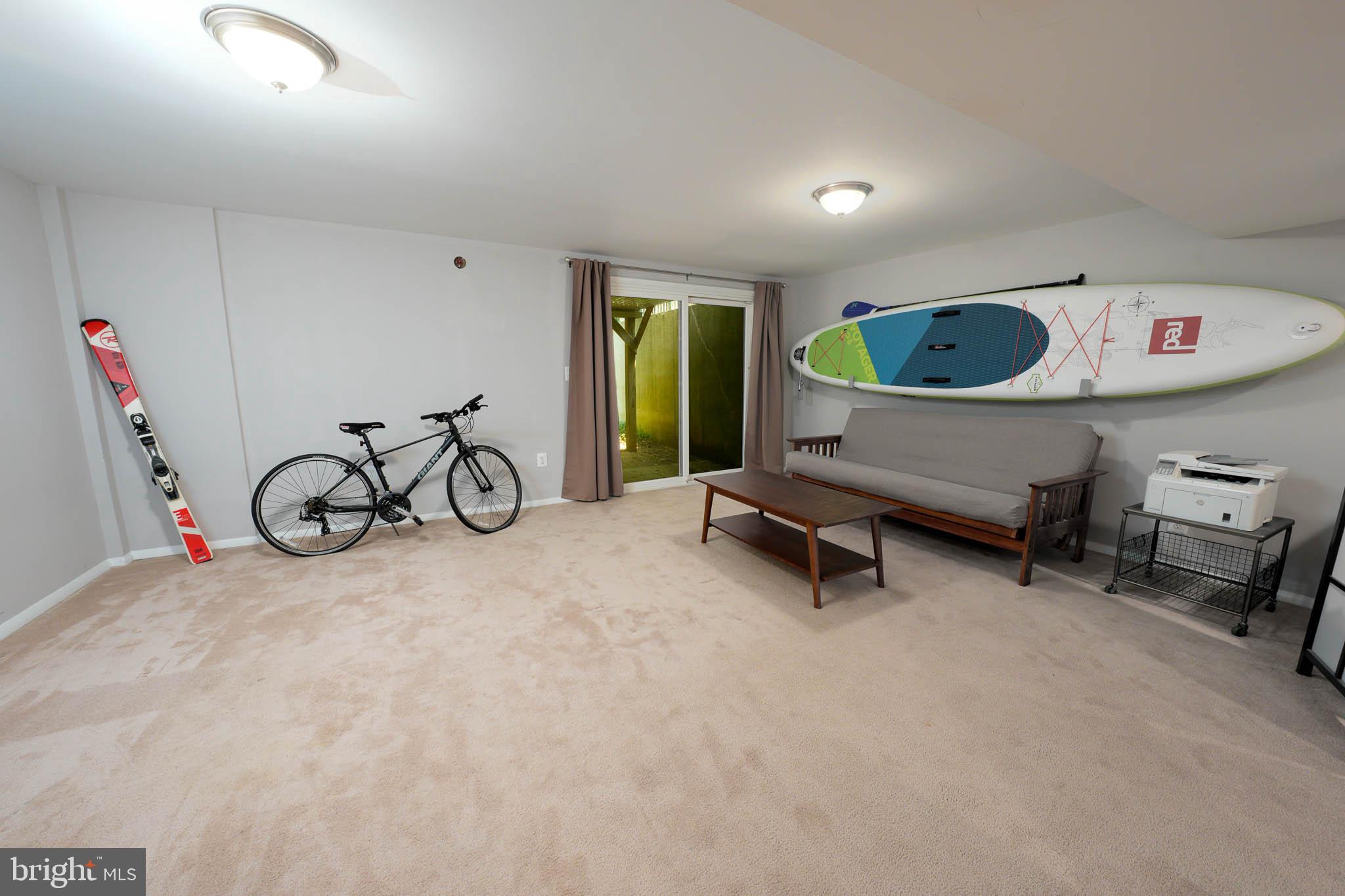 ADMIRALS WALK - Residential
