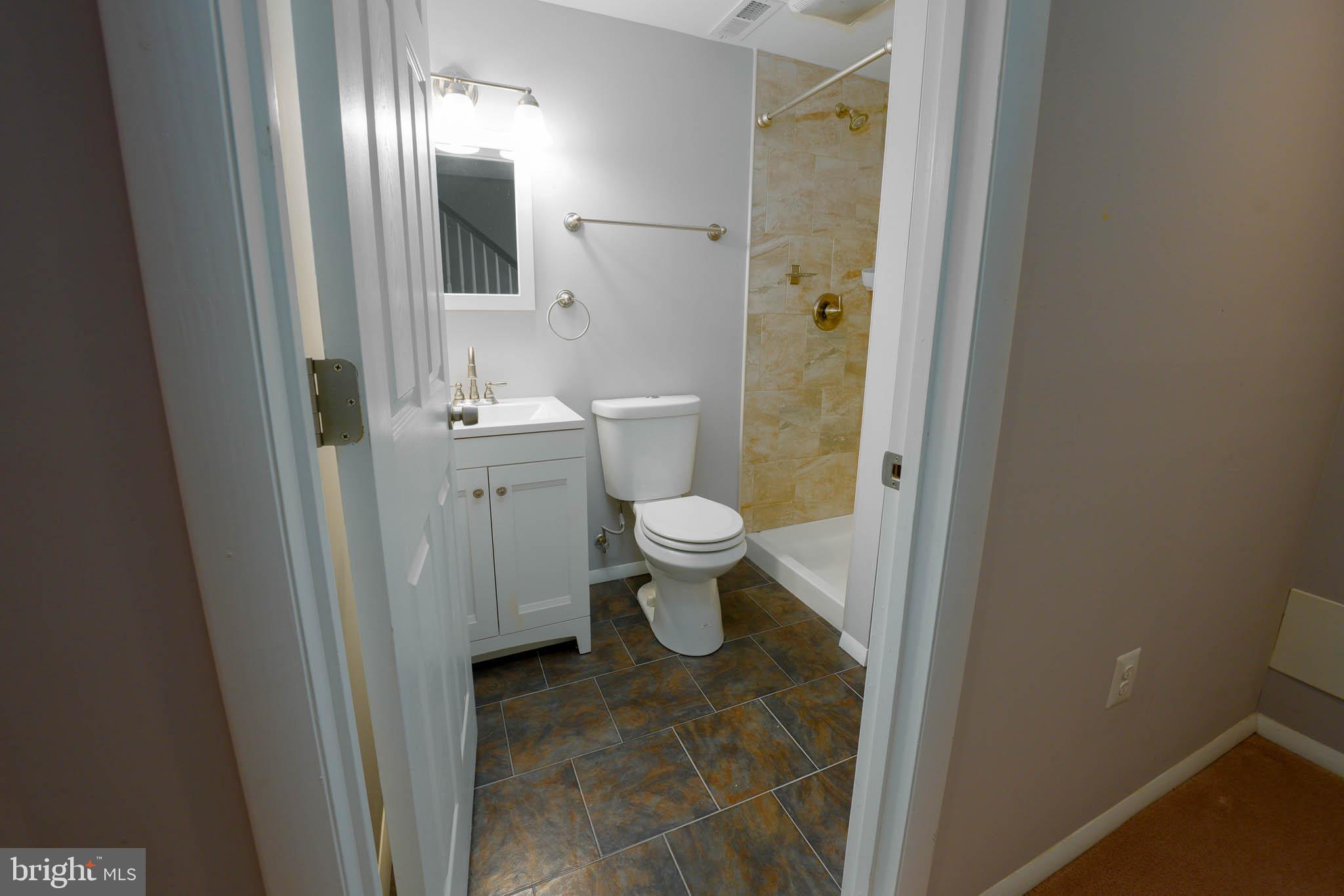 ADMIRALS WALK - Residential