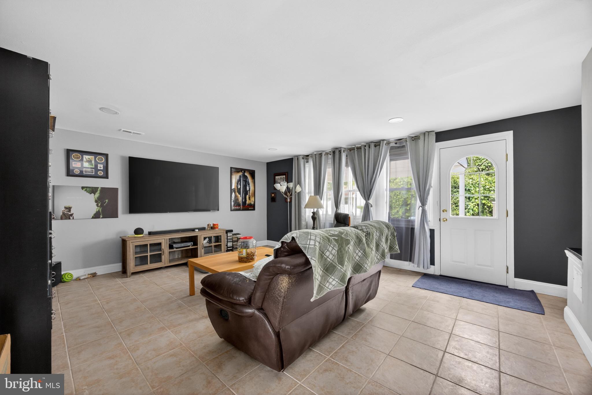 SOMERTON - Residential