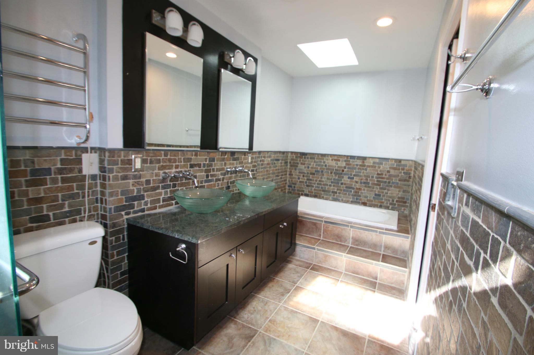BURNHAM HILLS - Residential