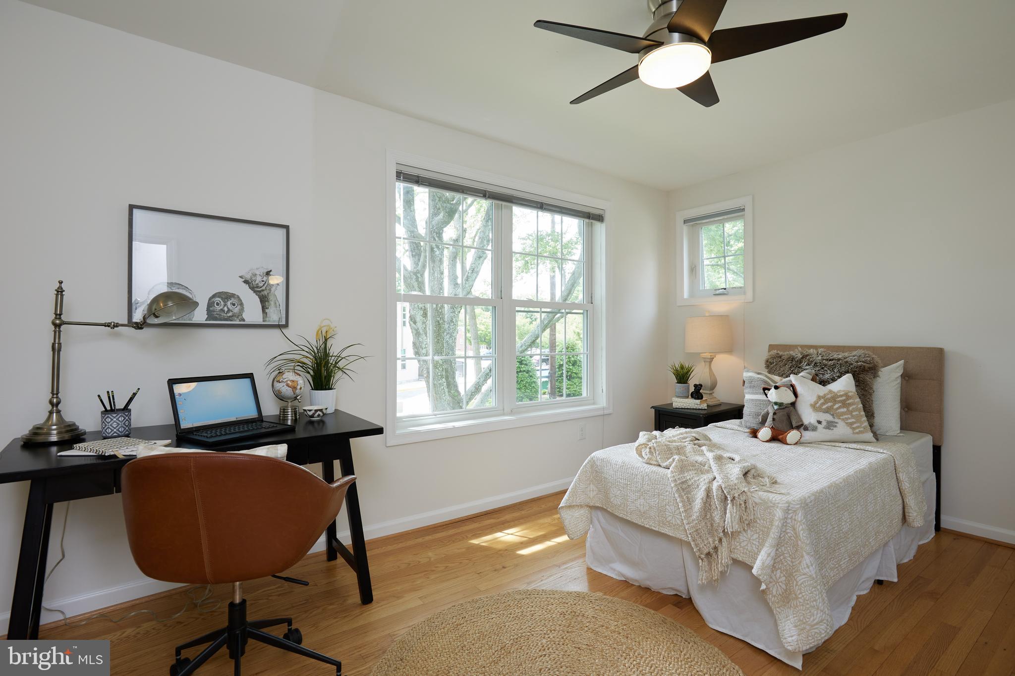GLENBROOK KNOLLS - Residential
