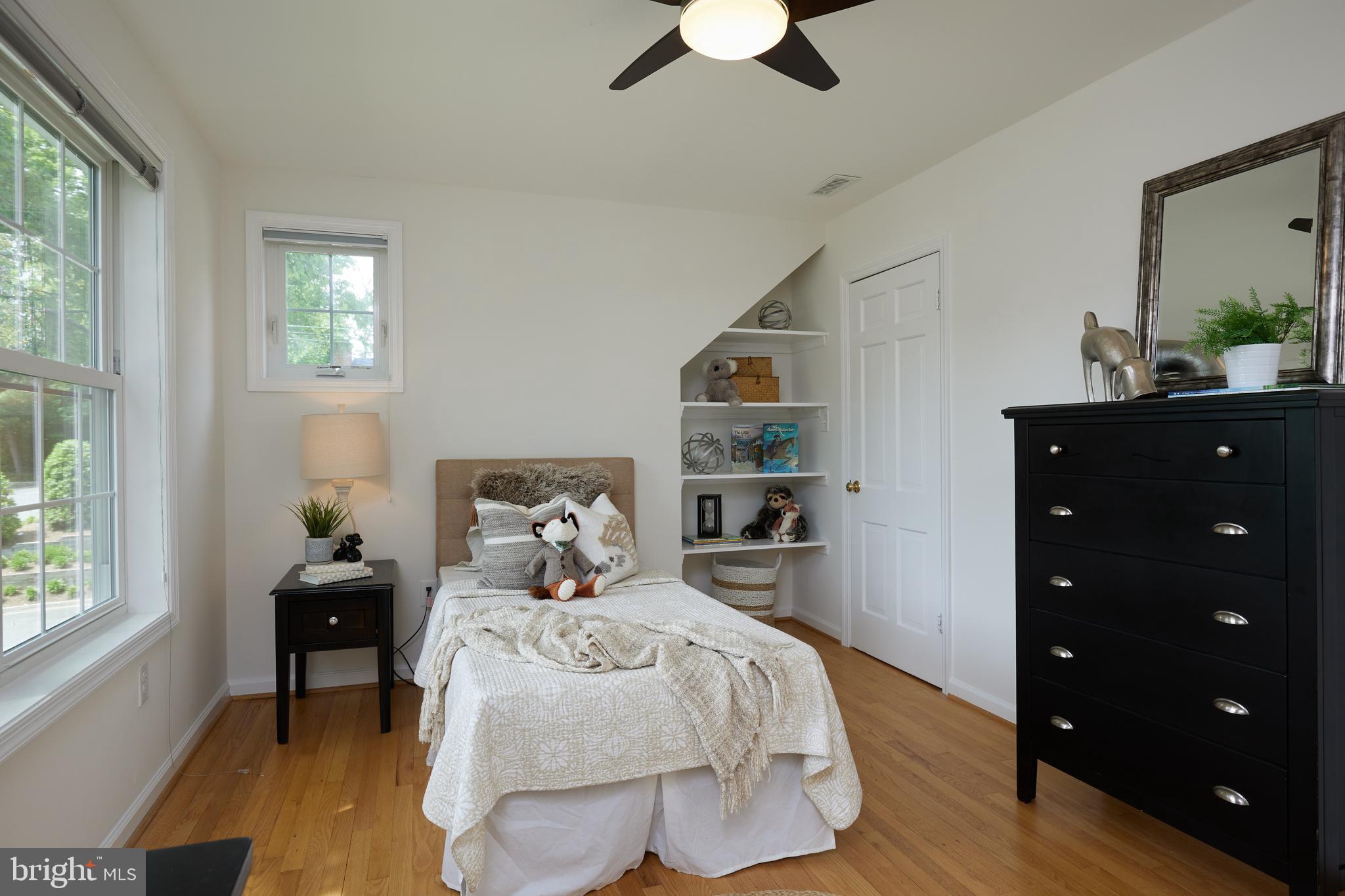 GLENBROOK KNOLLS - Residential