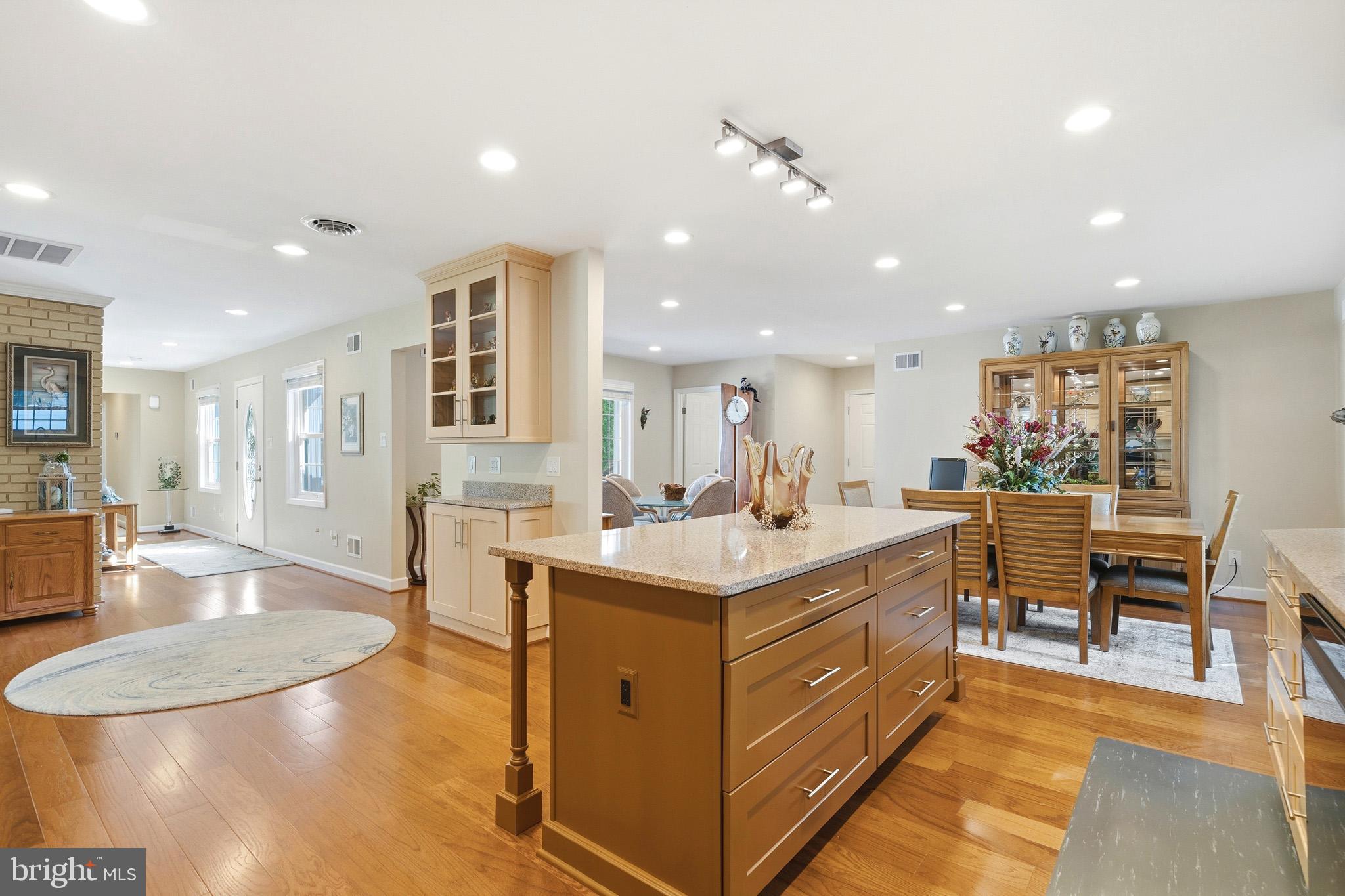 QUAILWOOD - Residential