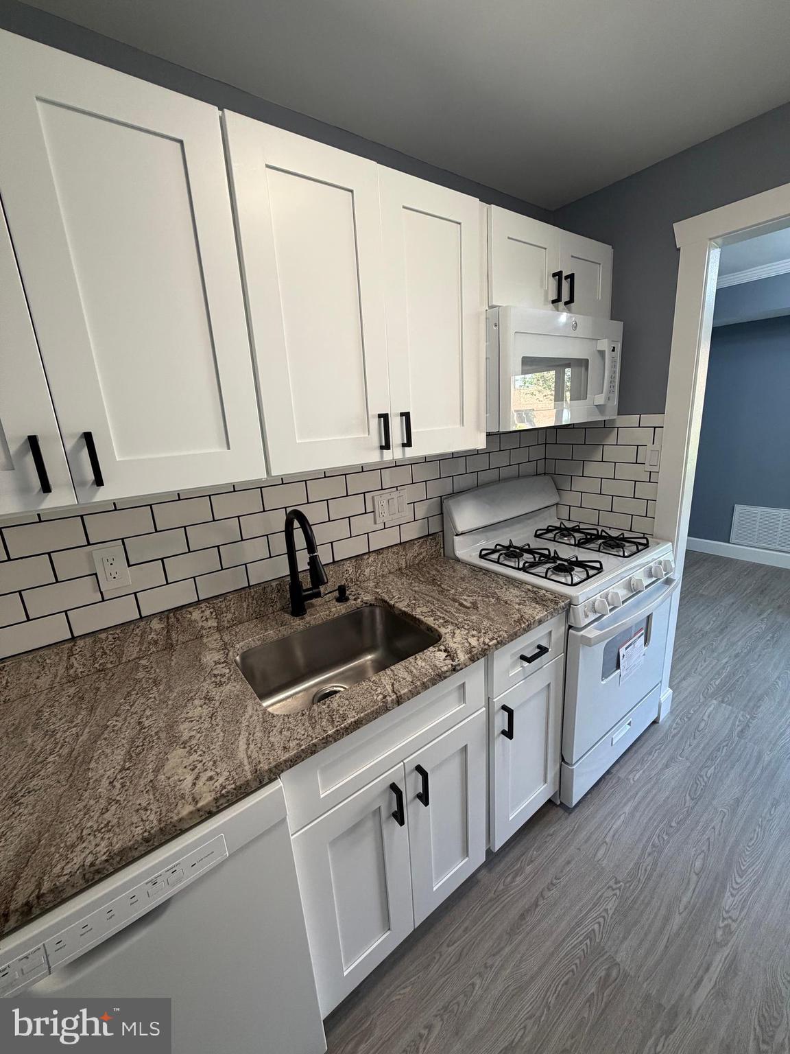 FALLS CHURCH GARDENS - Residential