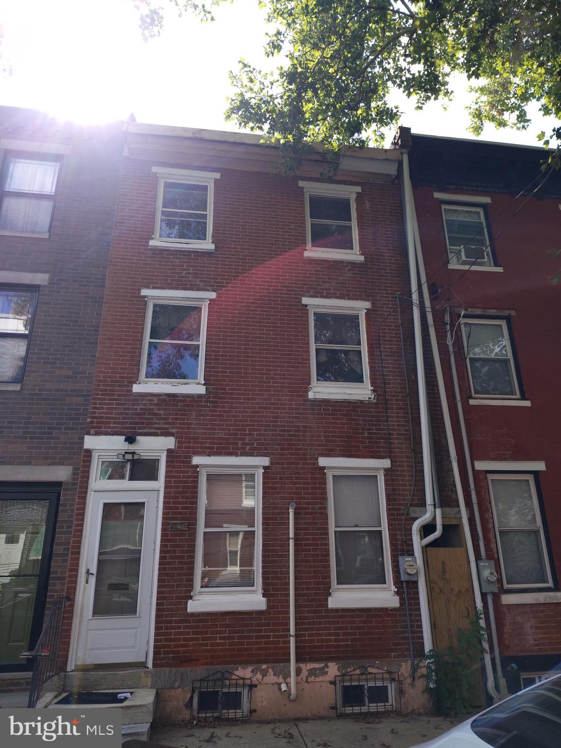 Awesome opportunity to revitalize this townhome in rapidly appreciating Olde Kensington. With a wide open floor plan, extended kitchen, spacious yard and basement you'll have numerous options to create lasting value for yourself or the end buyer. Seller may not deliver the home free of belongings and debris. Make your appointment today. You will not be disappointed.  This is an as-is sale. Seller will not make repairs or inspection concessions.