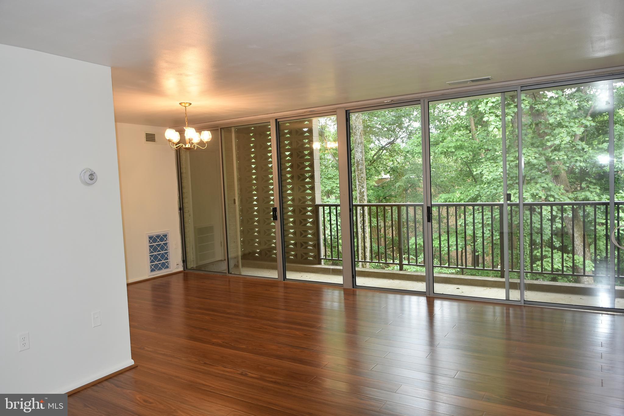 BRIARWOOD COURT - Residential Lease
