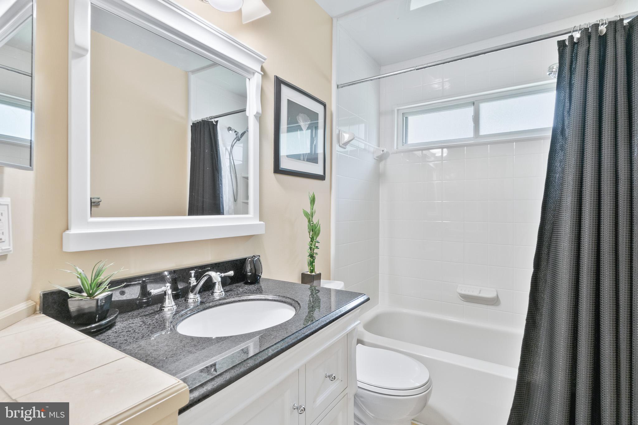 HALLOWELL - Residential