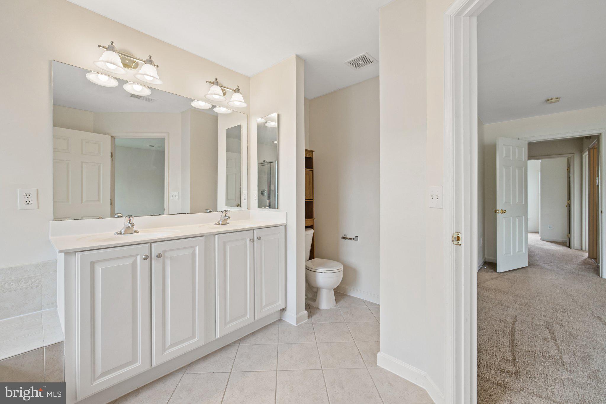 LAKELAND PLACE - Residential